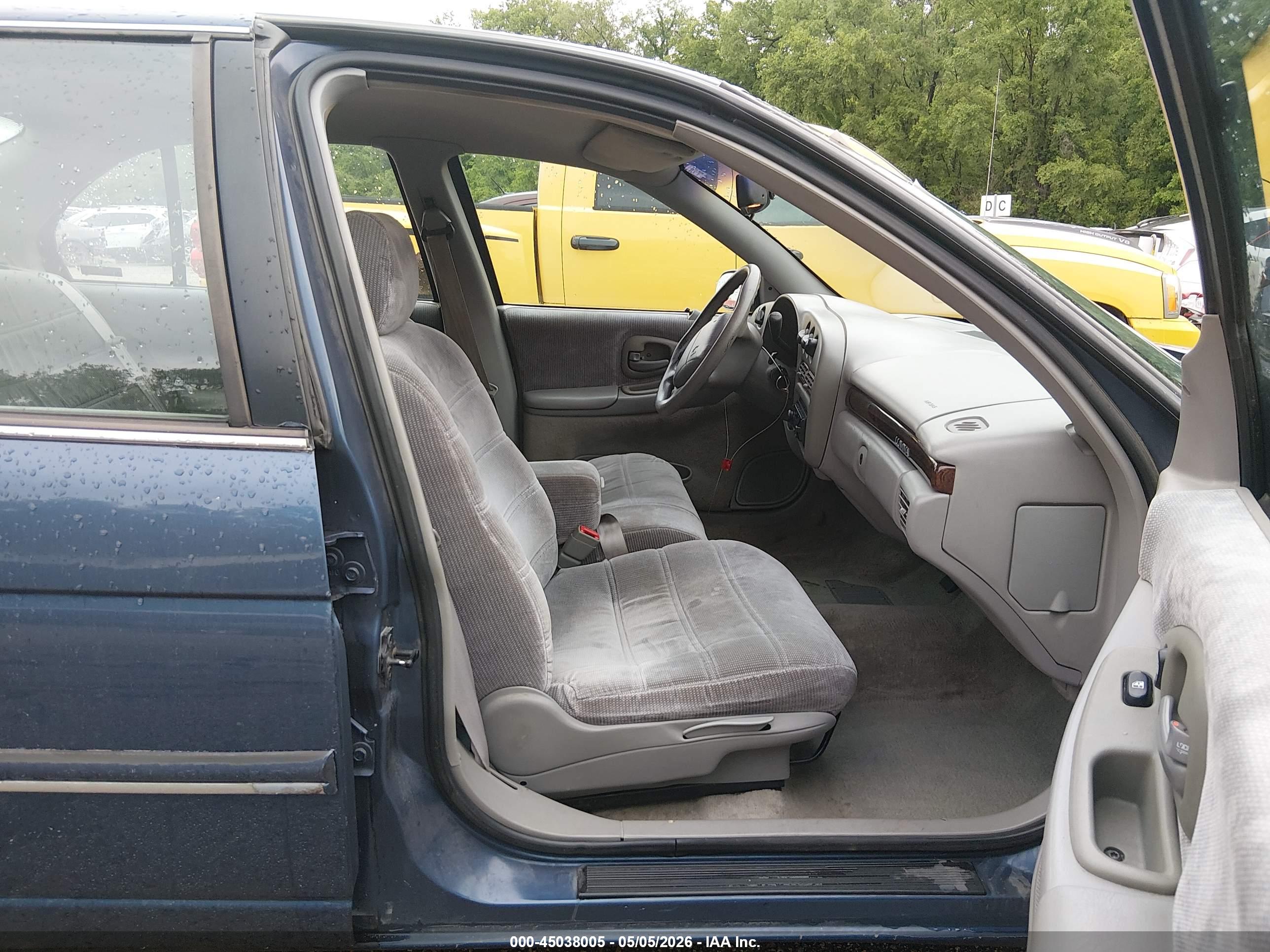 CHEVROLET LUMINA image 5