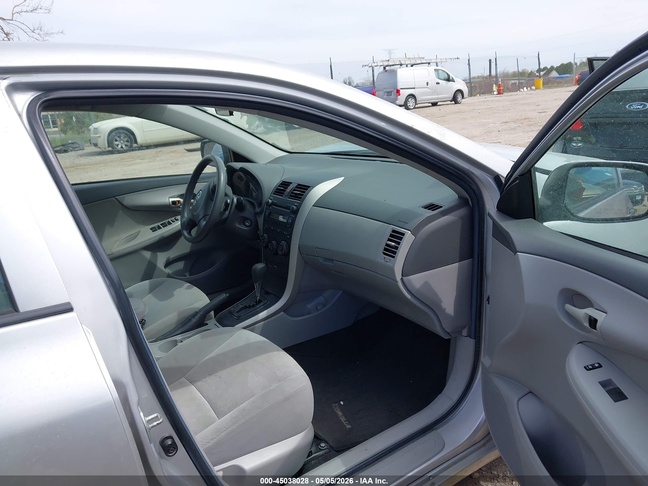 TOYOTA COROLLA image 5