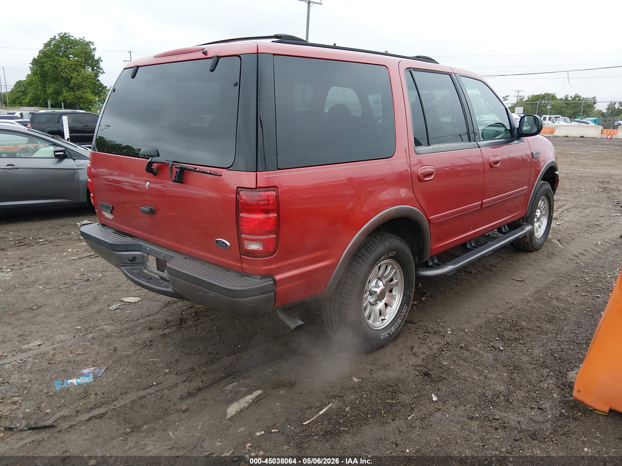 FORD EXPEDITION image 4