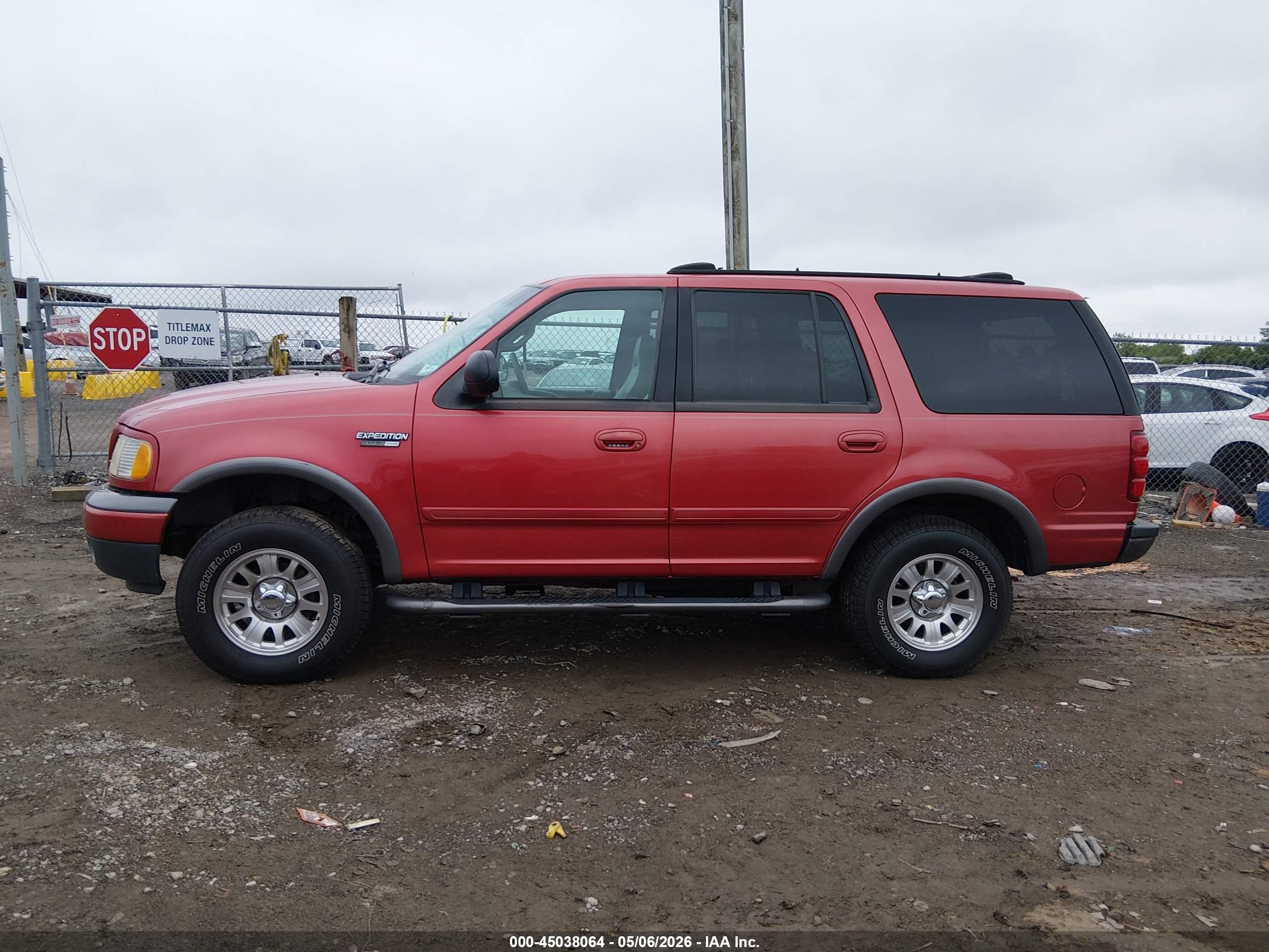 FORD EXPEDITION image 6