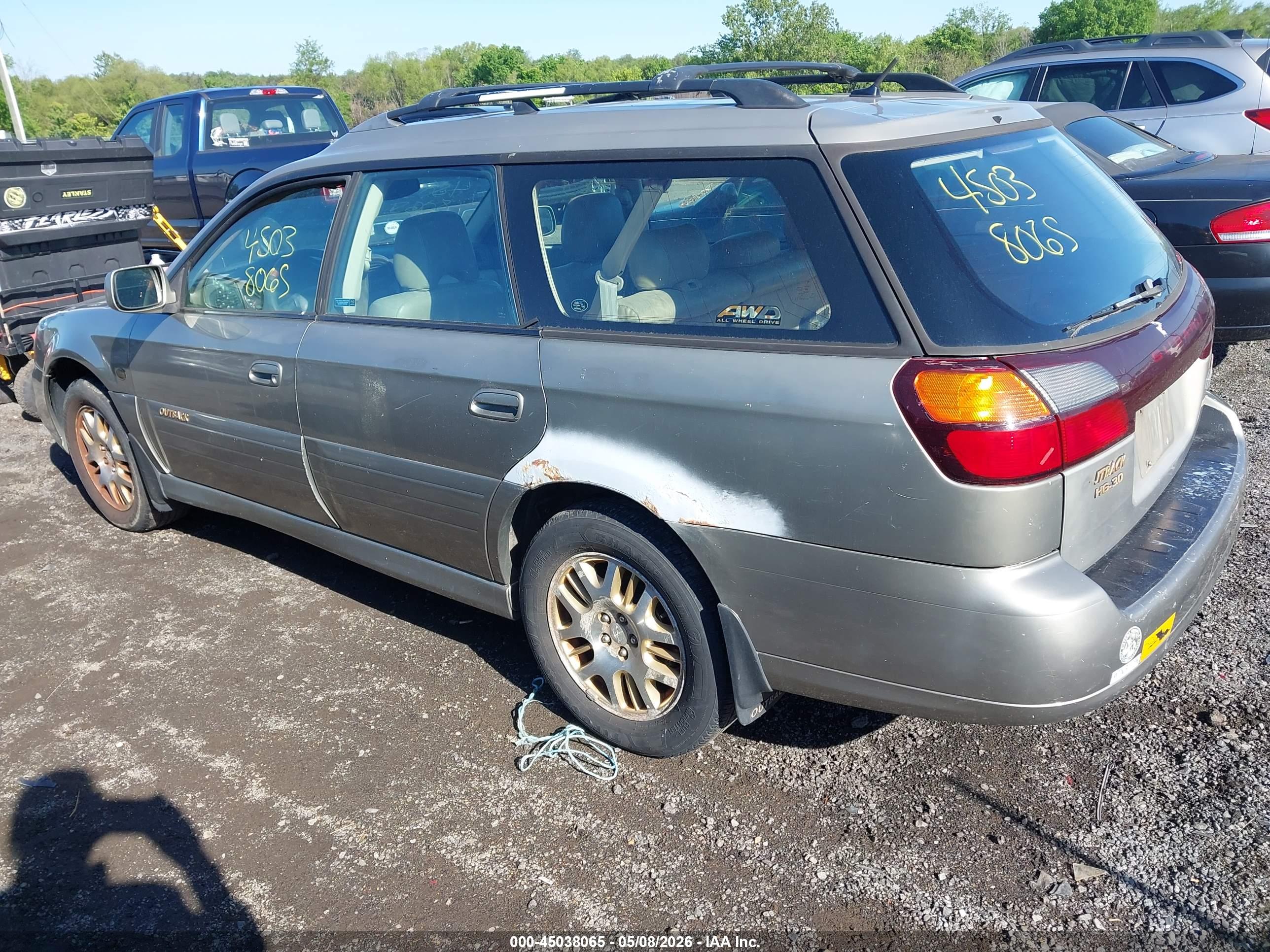SUBARU OUTBACK image 3