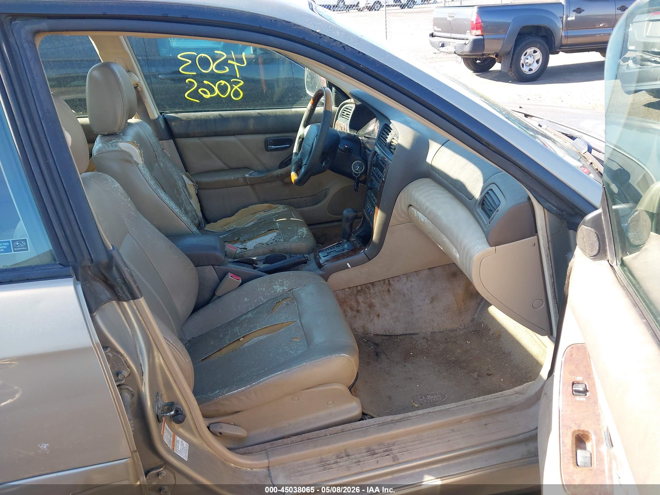 SUBARU OUTBACK image 5