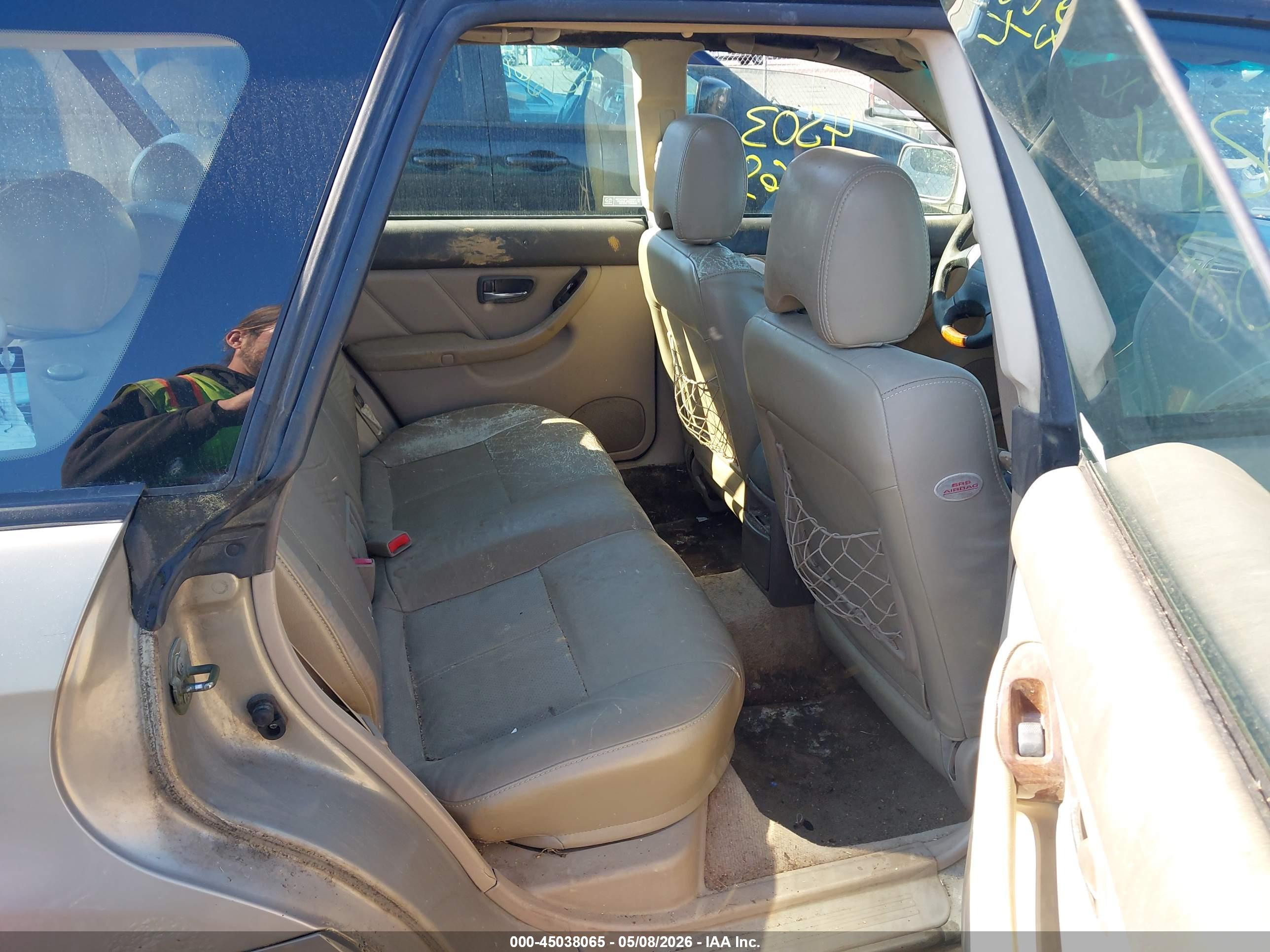 SUBARU OUTBACK image 8