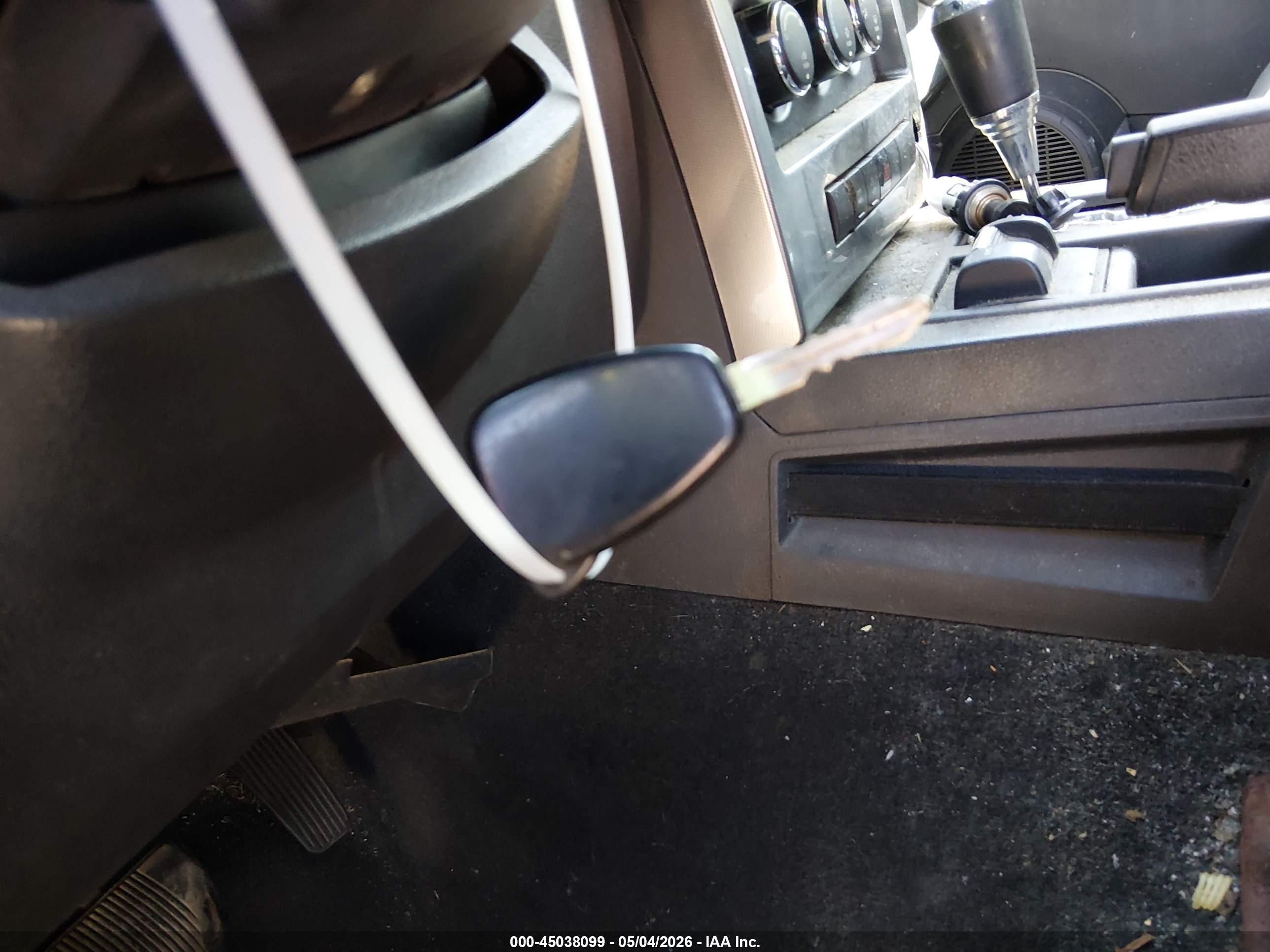 JEEP LIBERTY image 11
