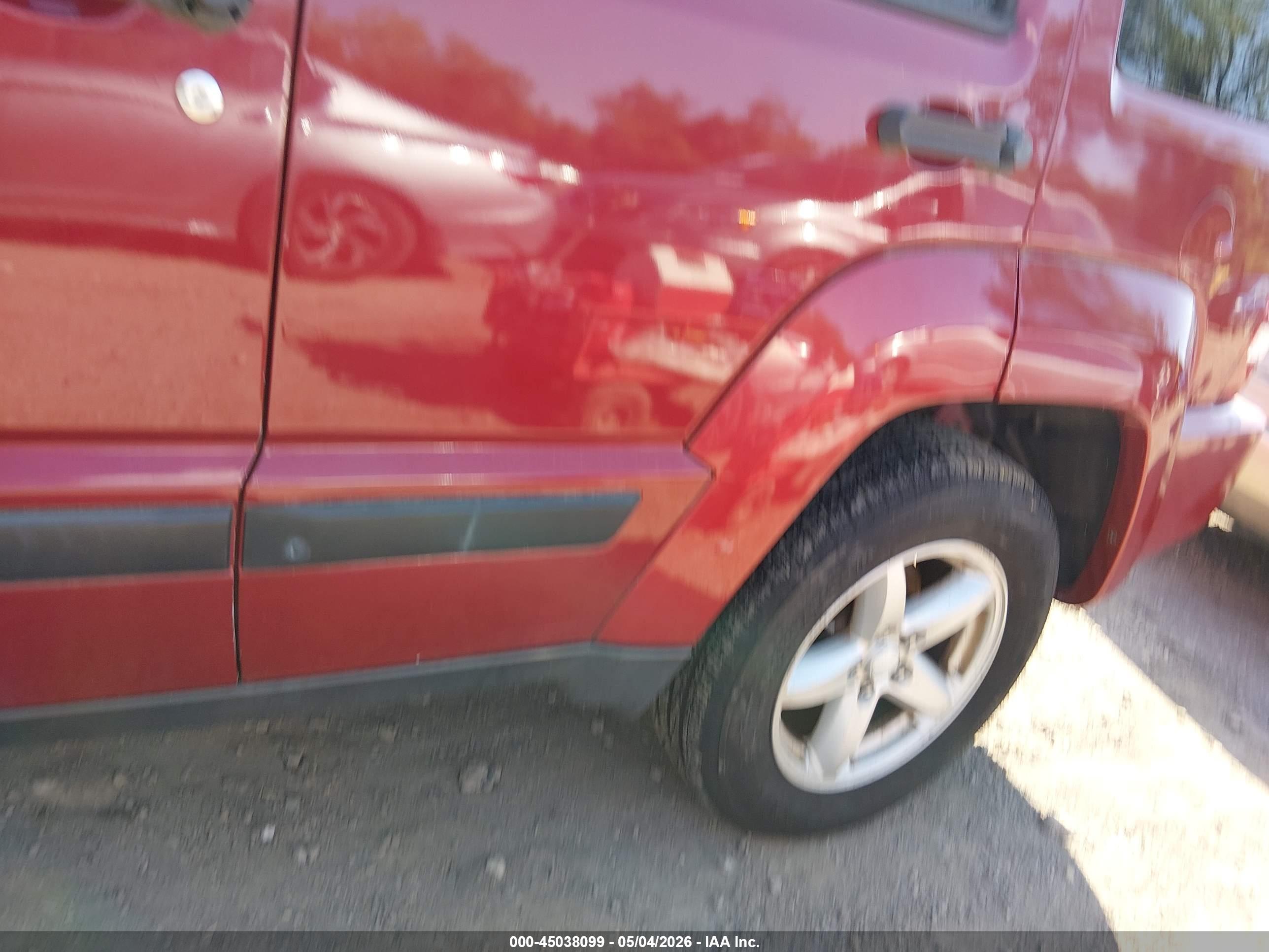 JEEP LIBERTY image 6