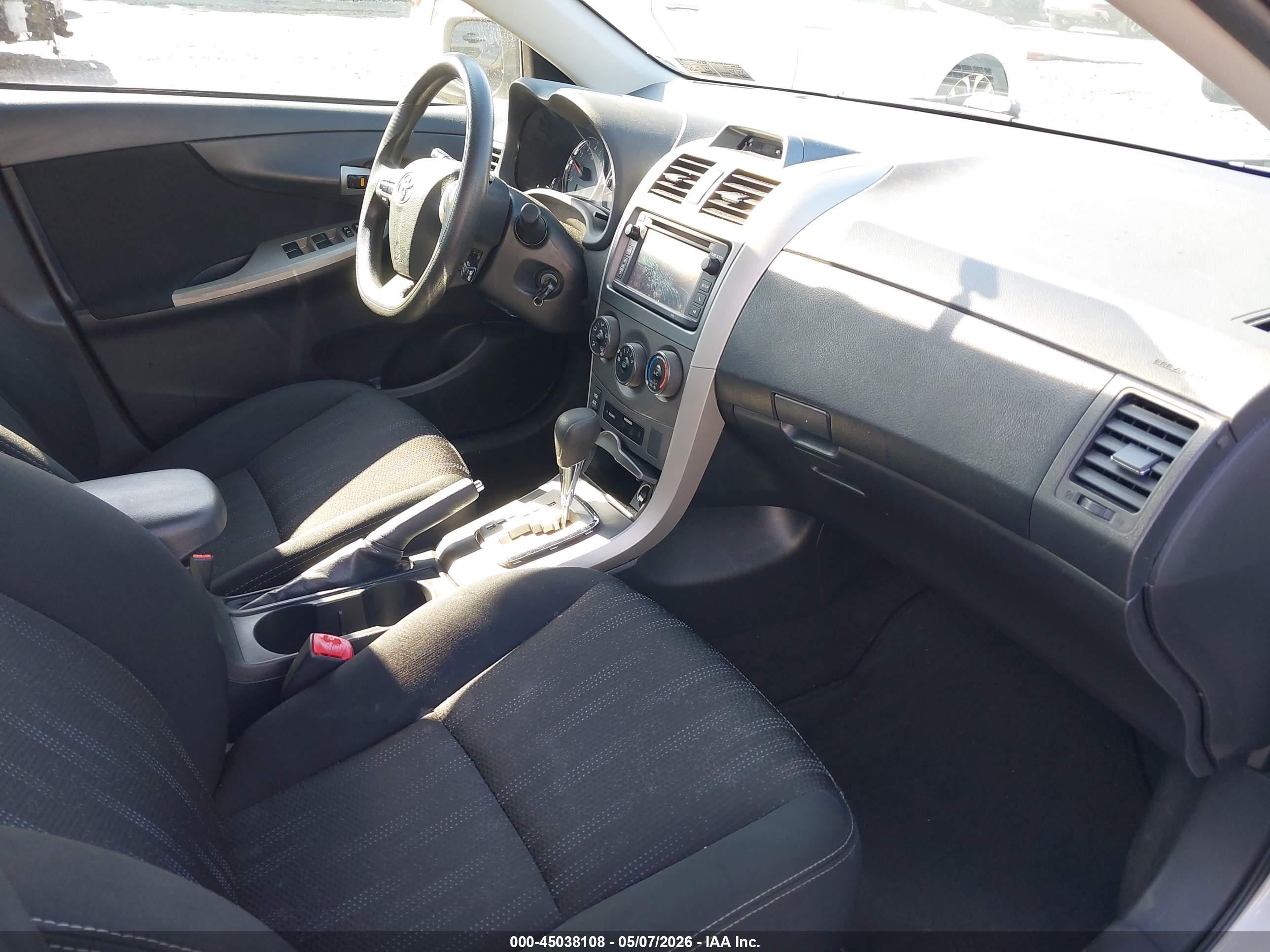 TOYOTA COROLLA image 5