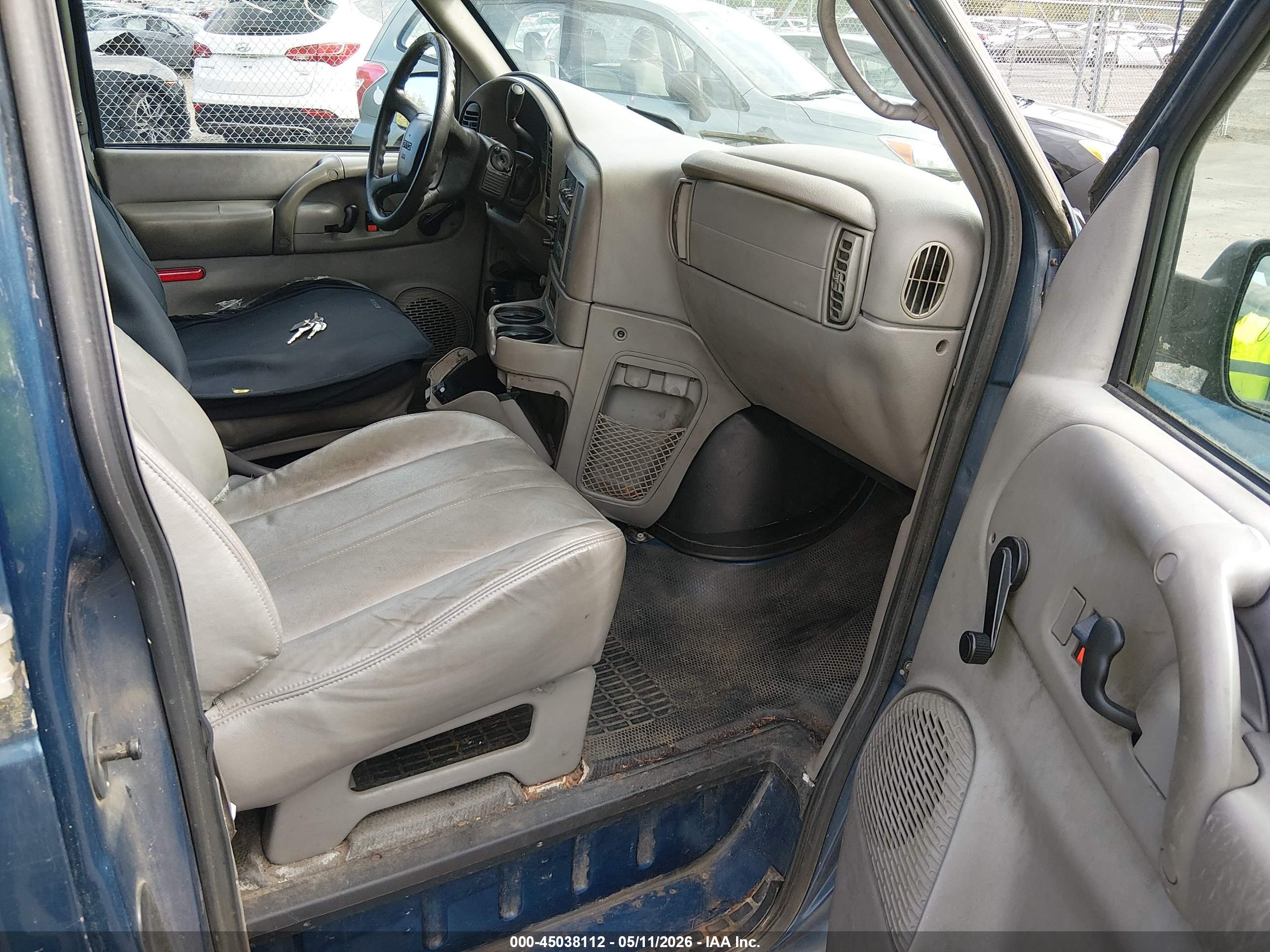 GMC SAFARI image 5