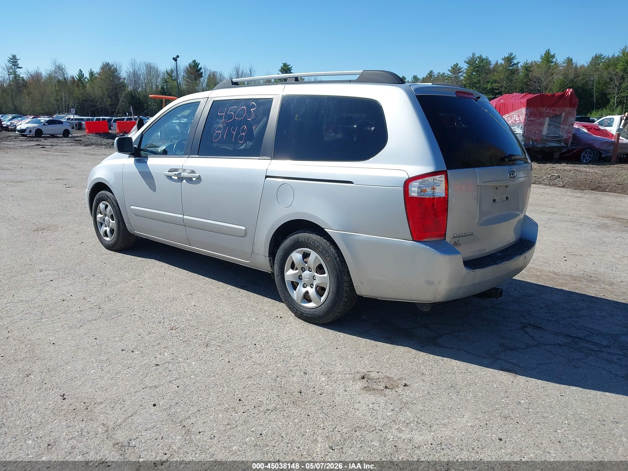 KIA SEDONA image 3