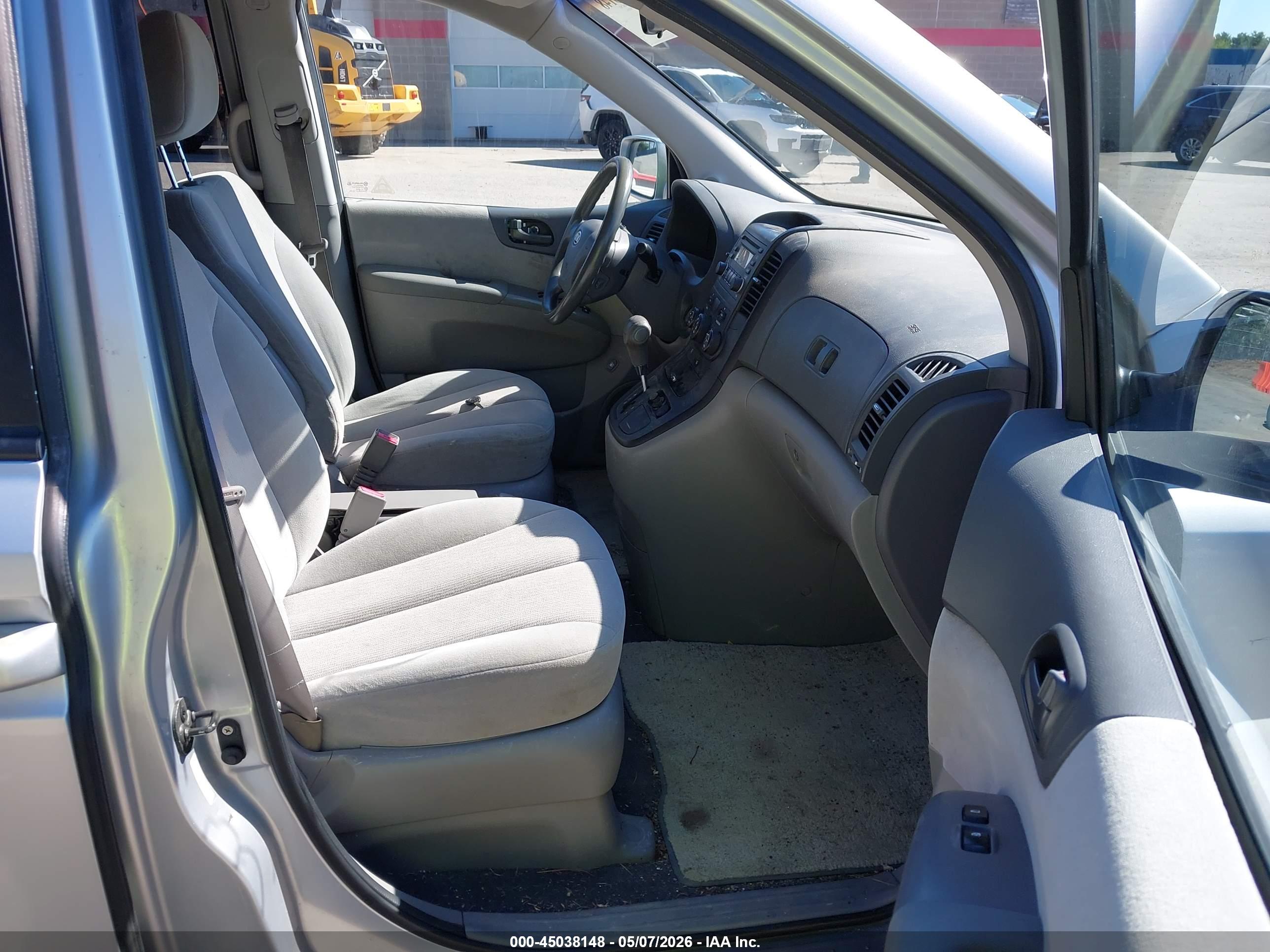 KIA SEDONA image 5