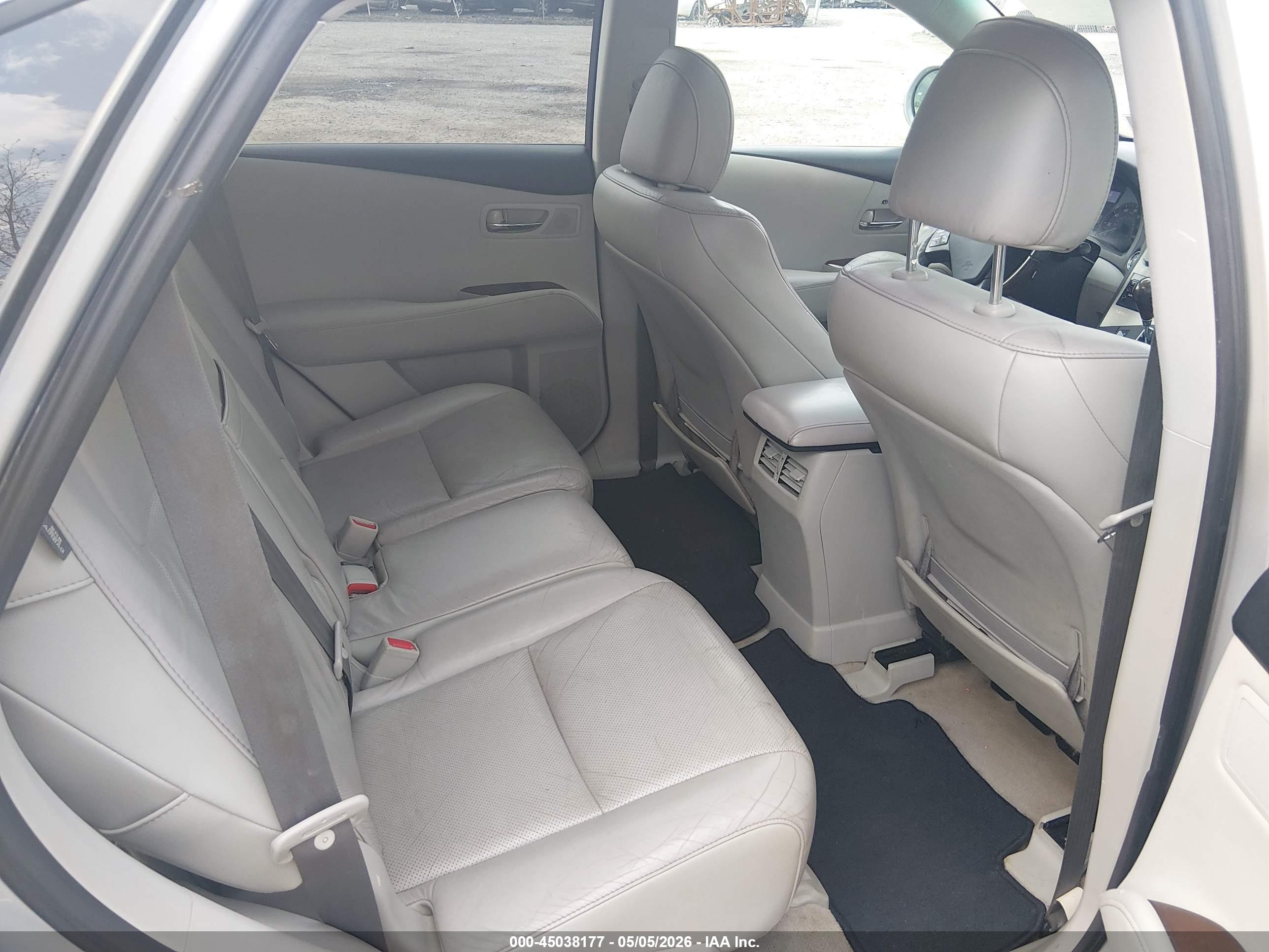 LEXUS RX image 8