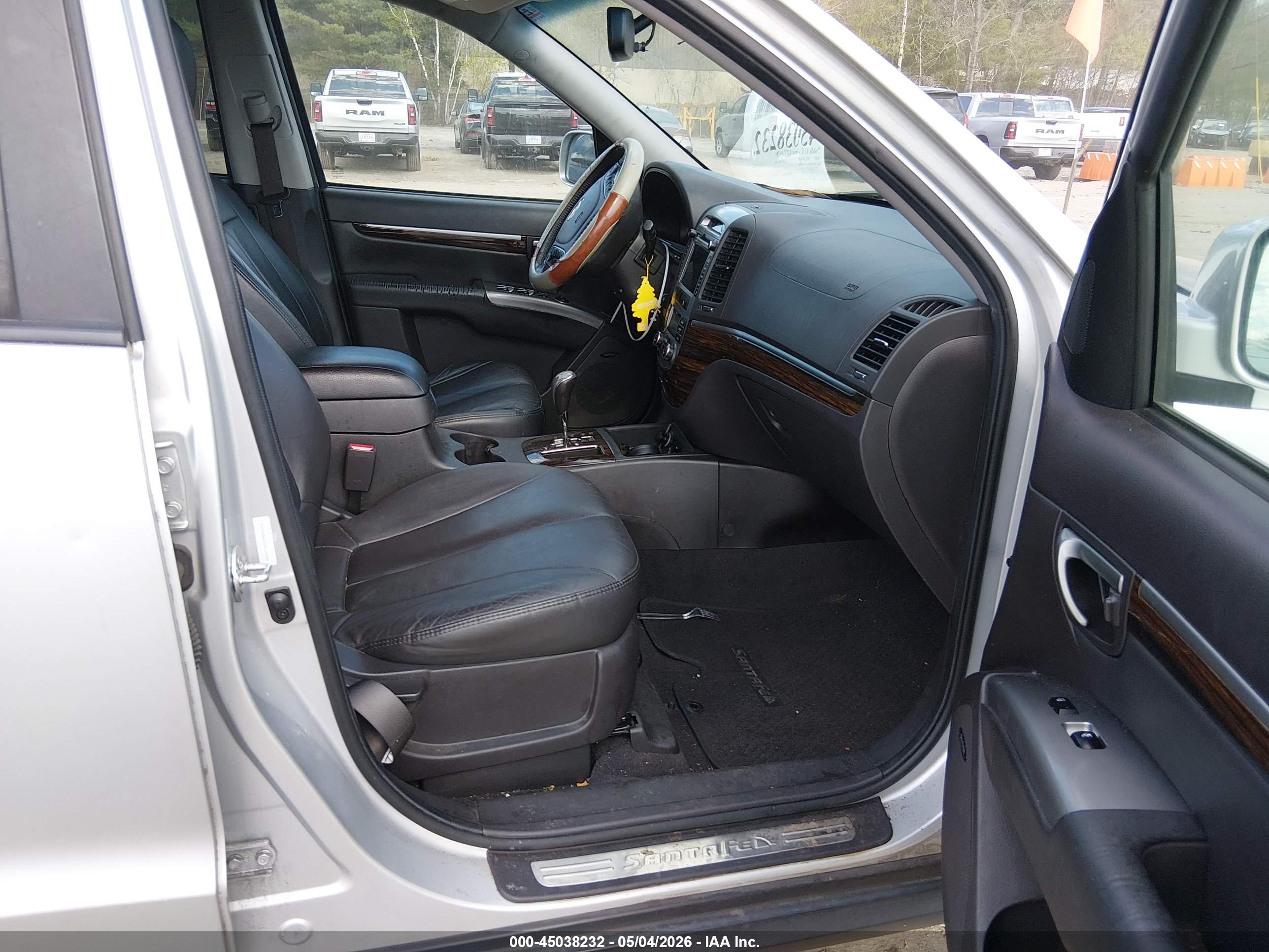 HYUNDAI SANTA image 5