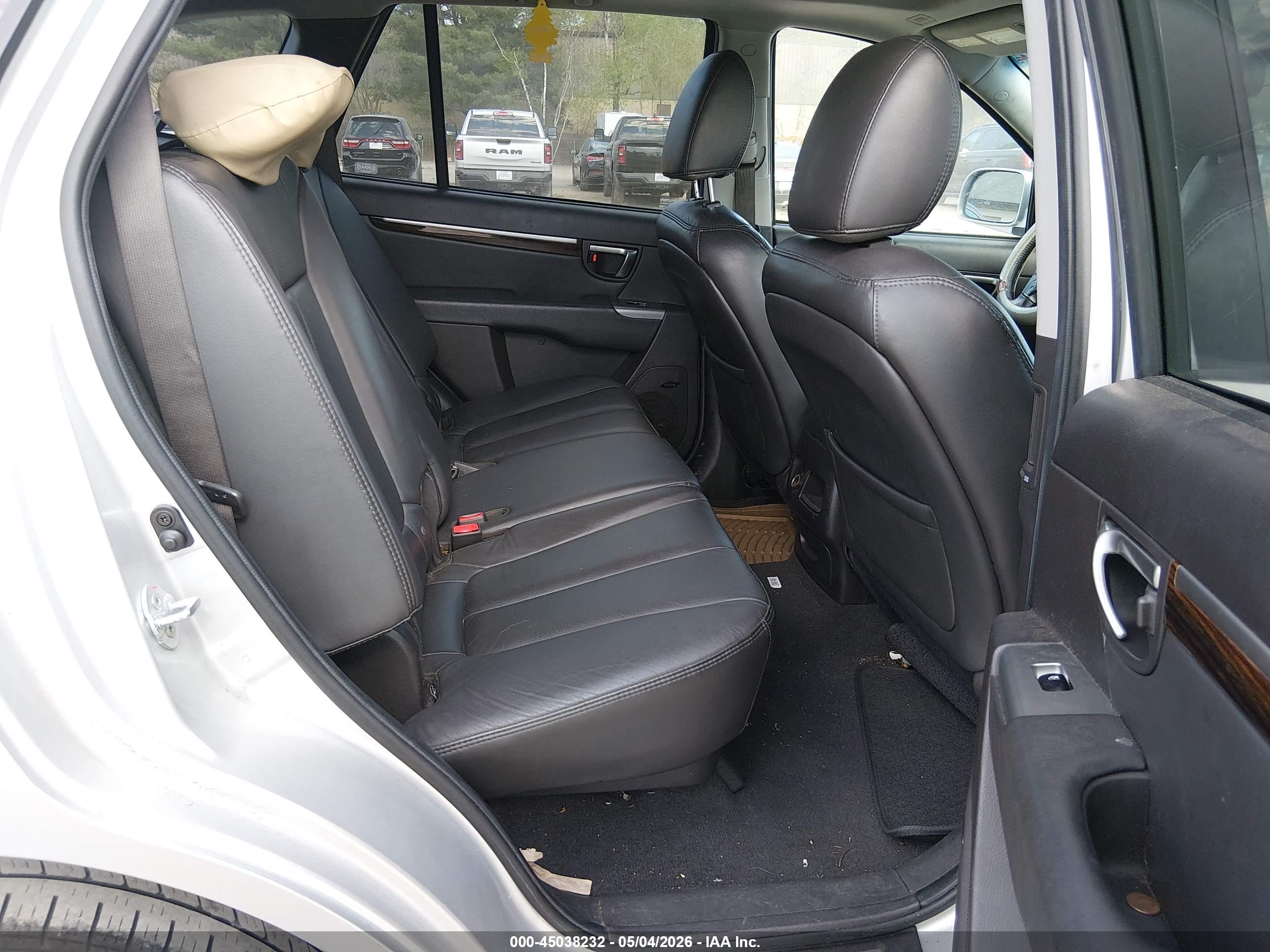 HYUNDAI SANTA image 8