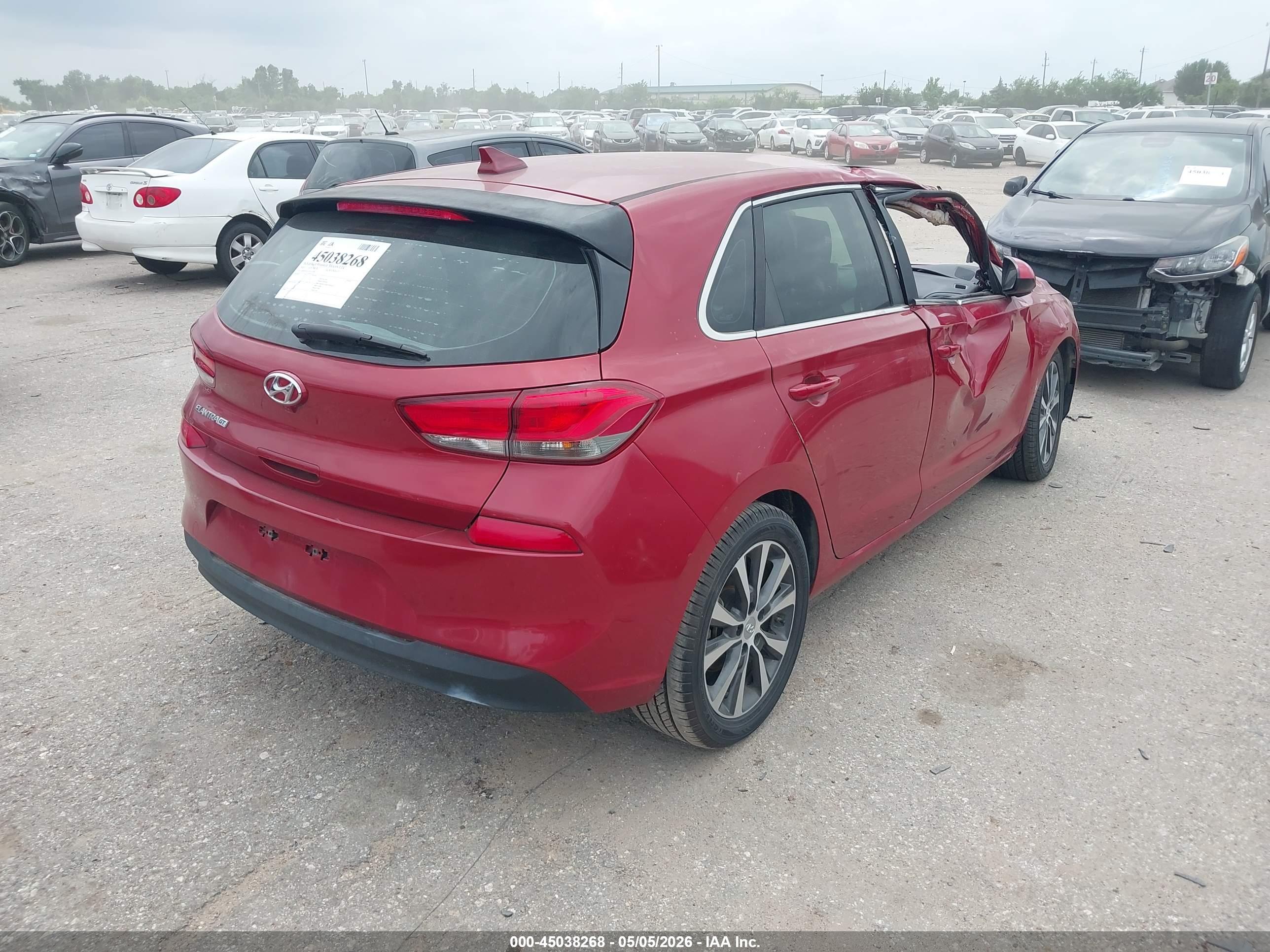 HYUNDAI ELANTRA image 4