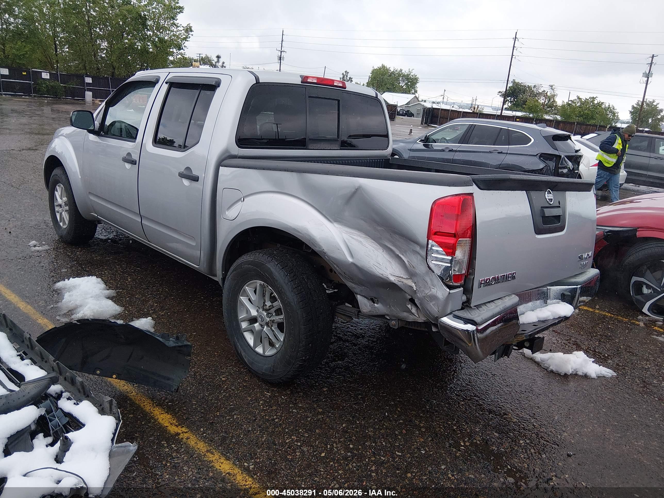 NISSAN FRONTIER image 3