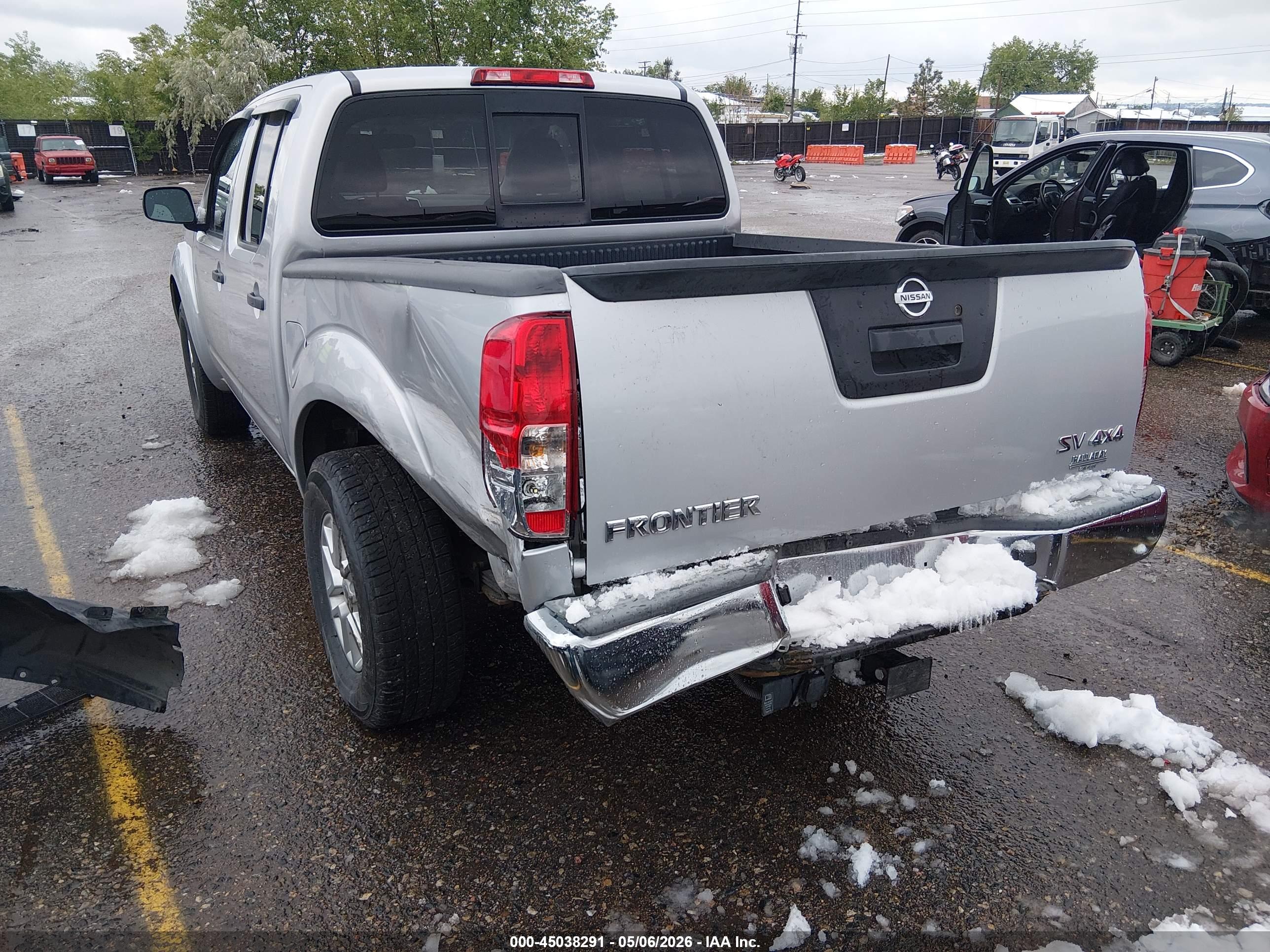 NISSAN FRONTIER image 6