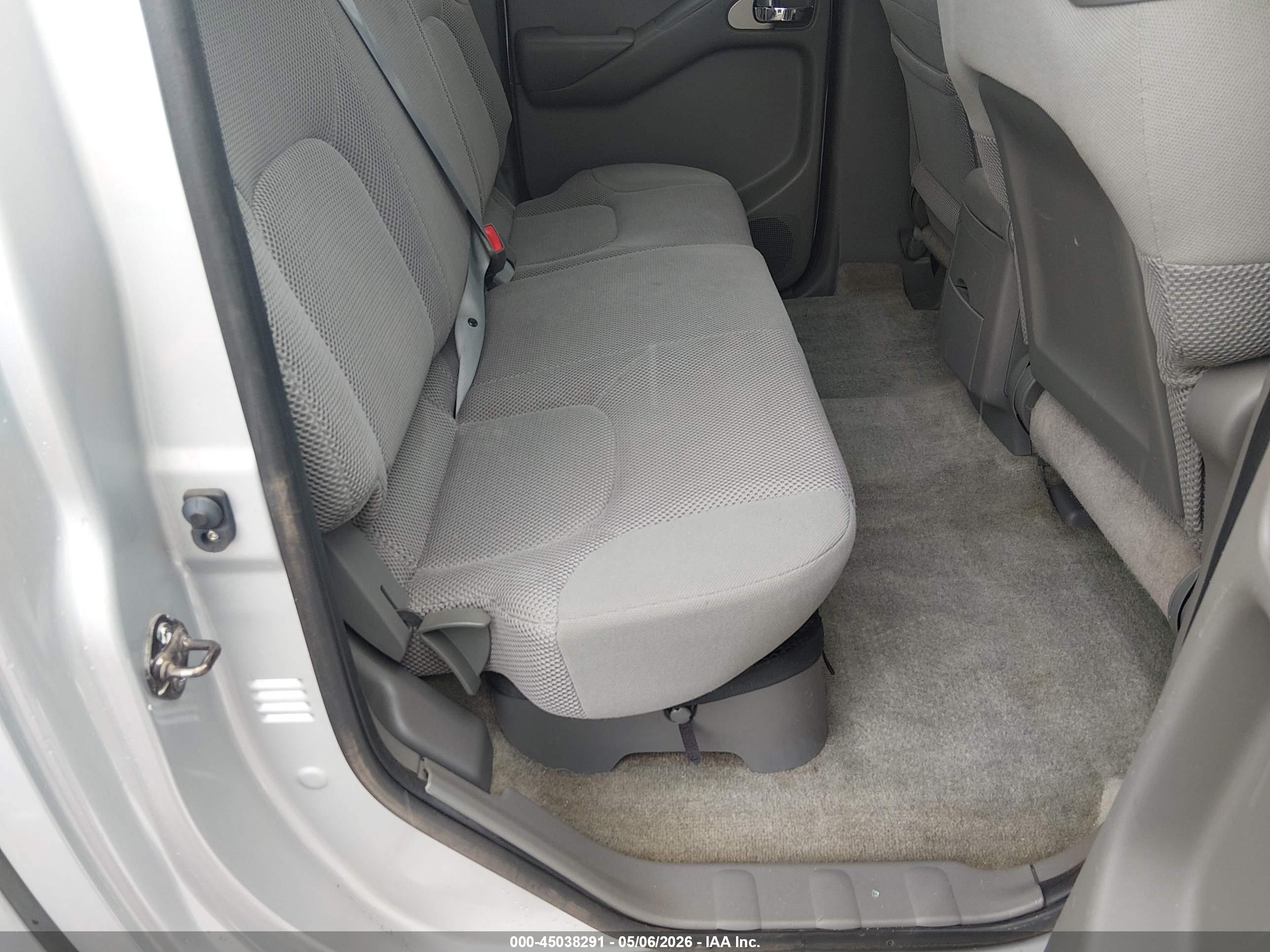 NISSAN FRONTIER image 8