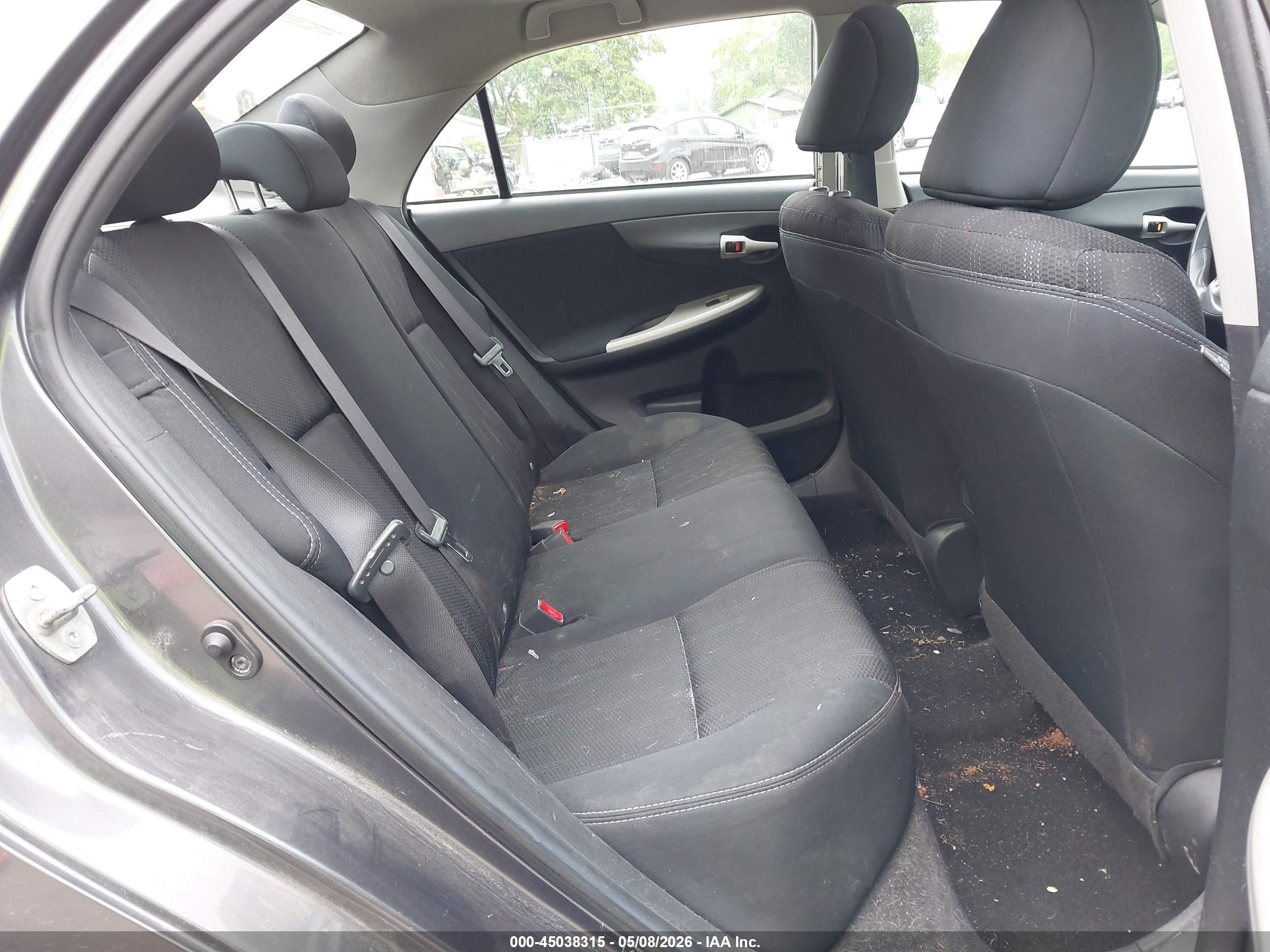 TOYOTA COROLLA image 8
