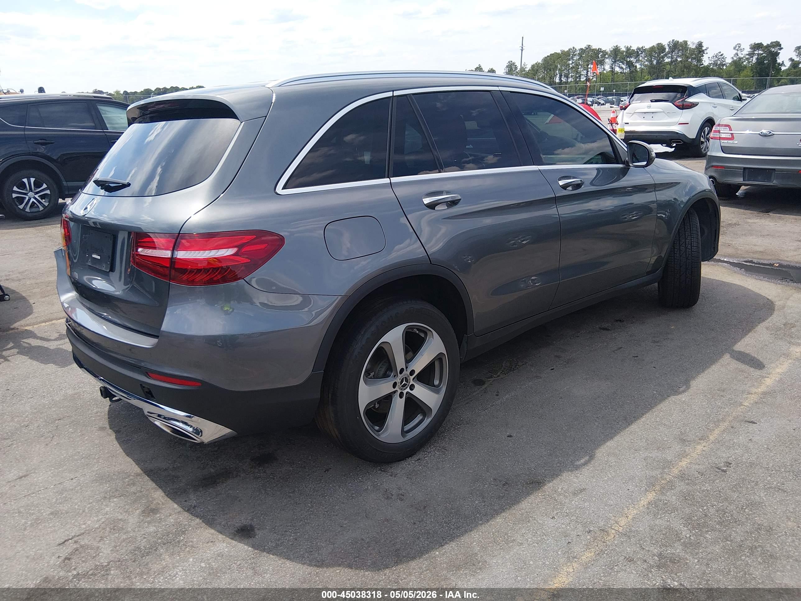 MERCEDES-BENZ GLC image 4