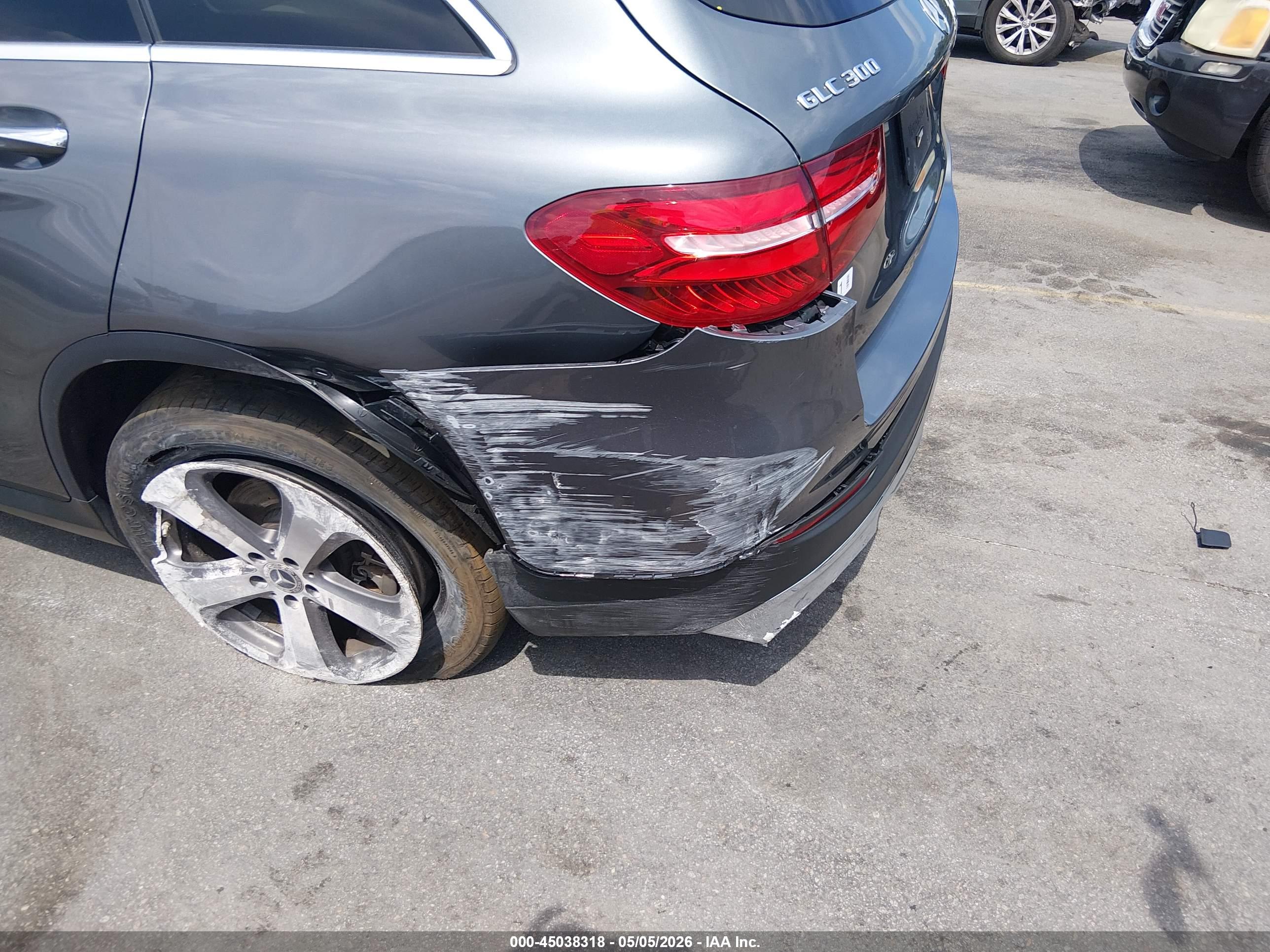 MERCEDES-BENZ GLC image 6