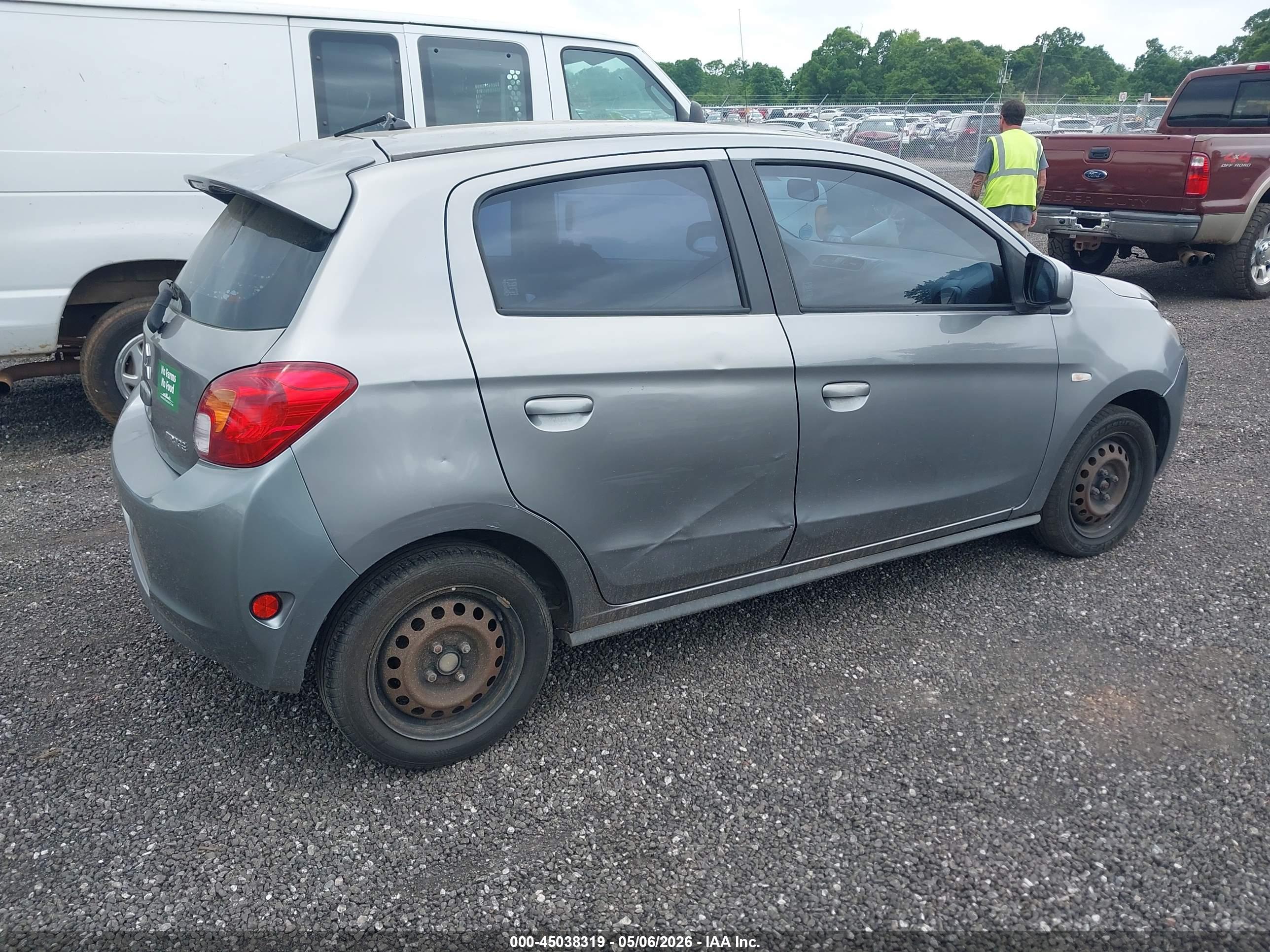 MITSUBISHI MIRAGE image 4