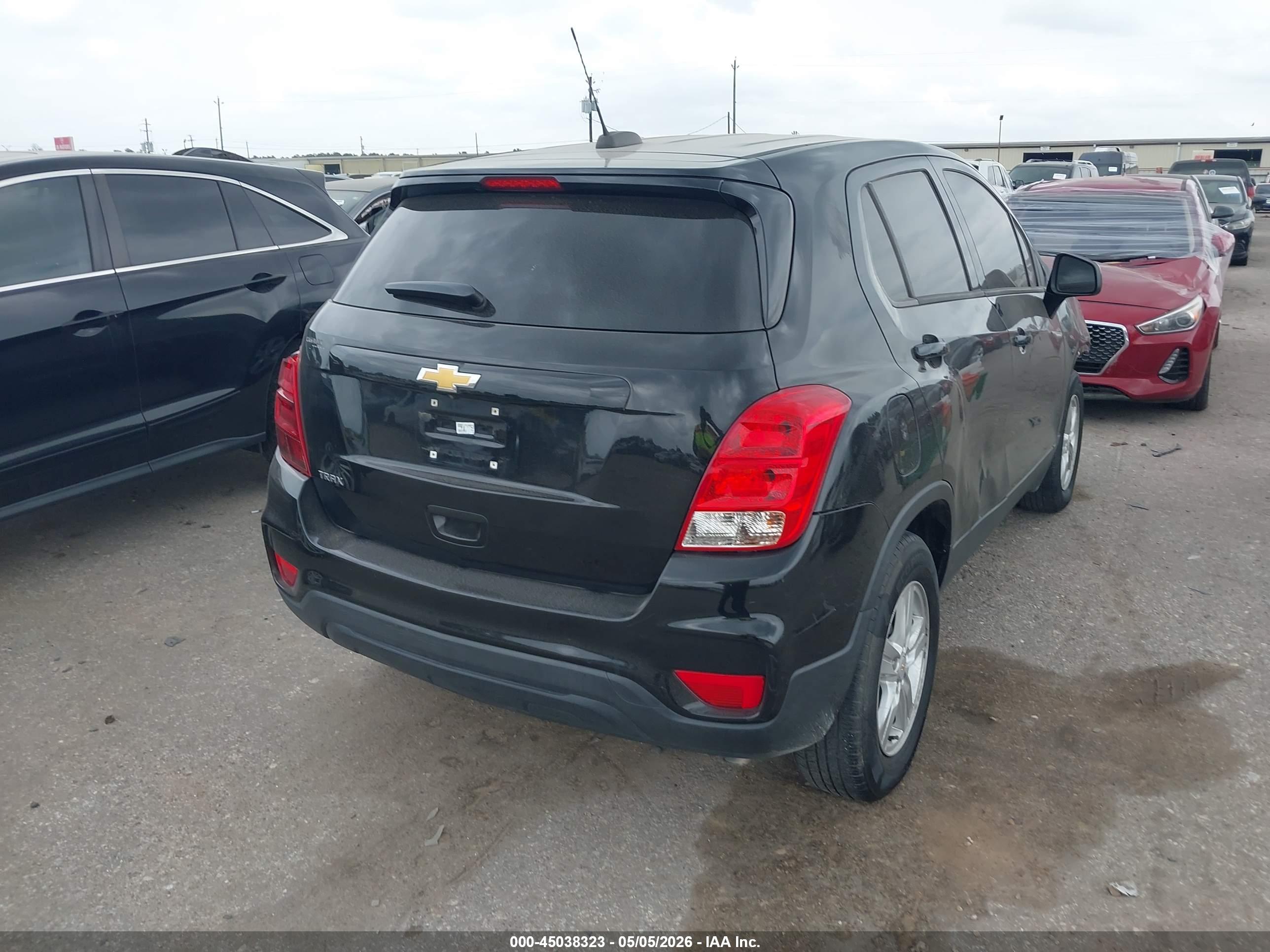 CHEVROLET TRAX image 4