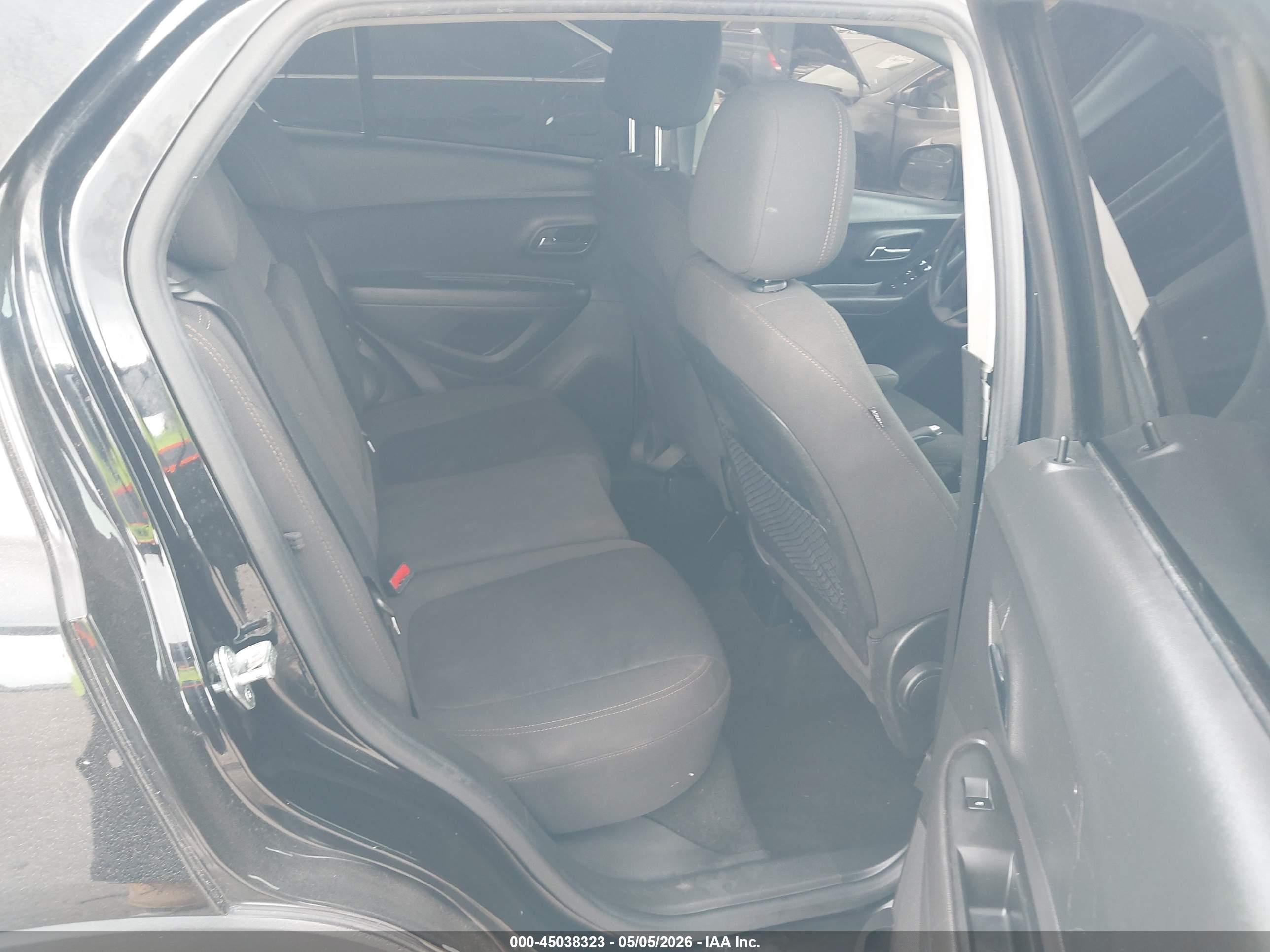 CHEVROLET TRAX image 8