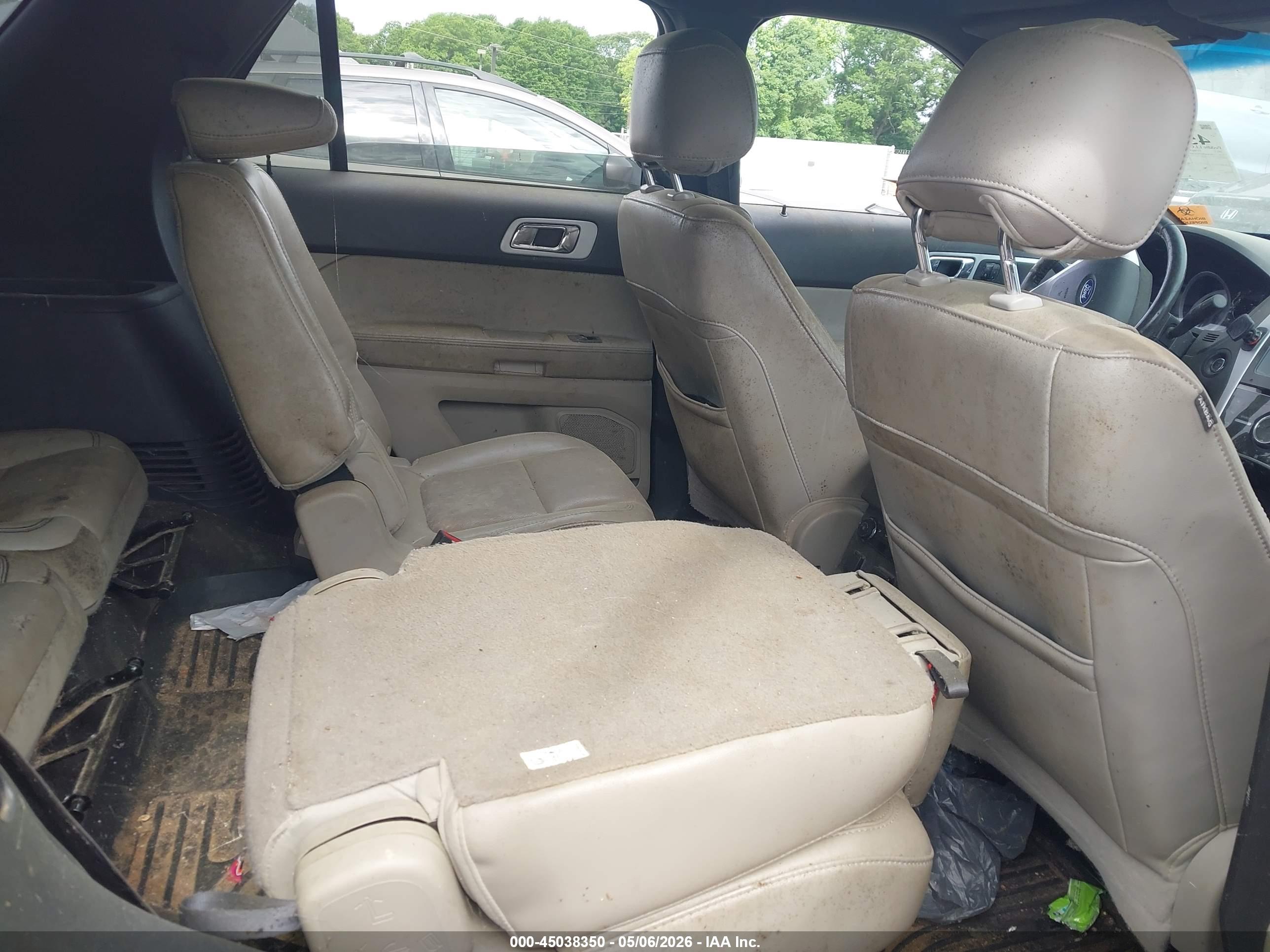 FORD EXPLORER image 8