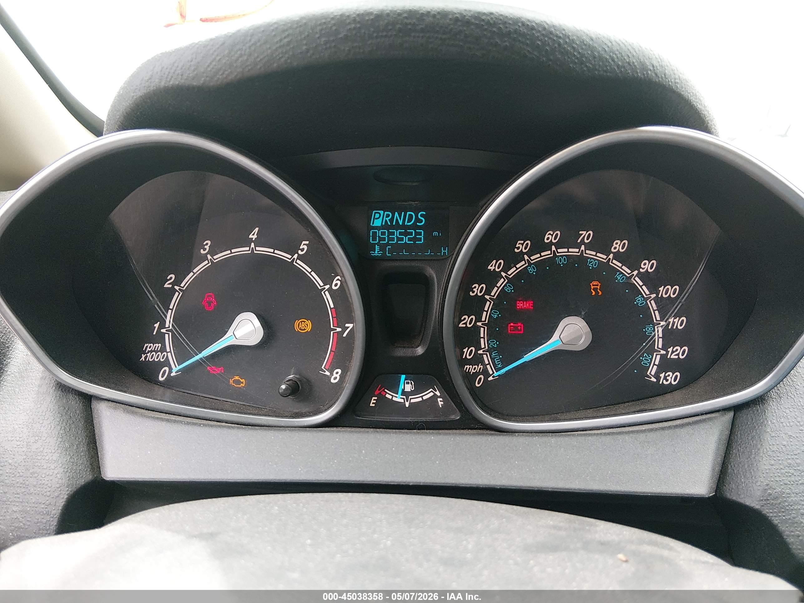 FORD FIESTA image 7