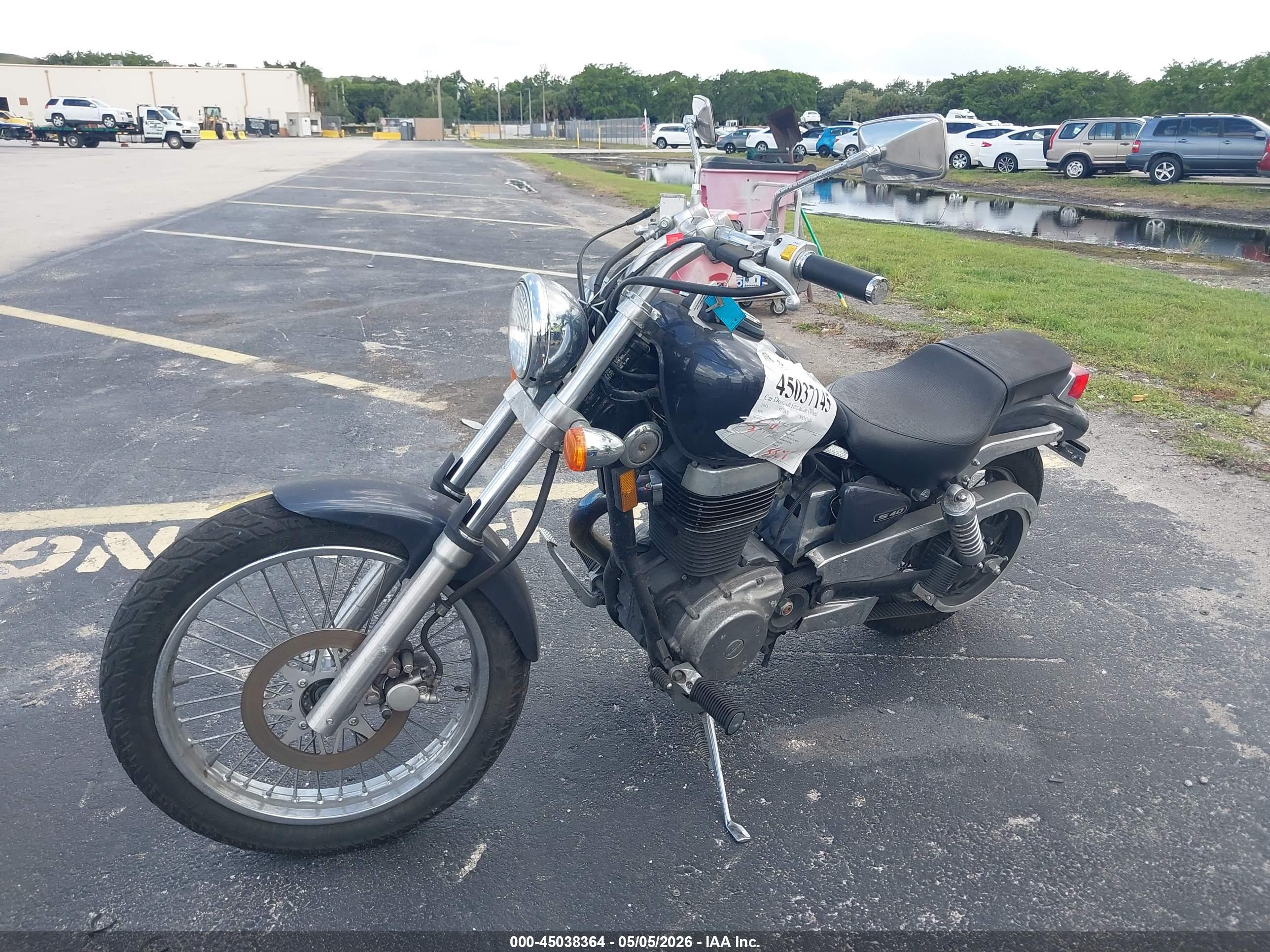 SUZUKI LS650 image 2