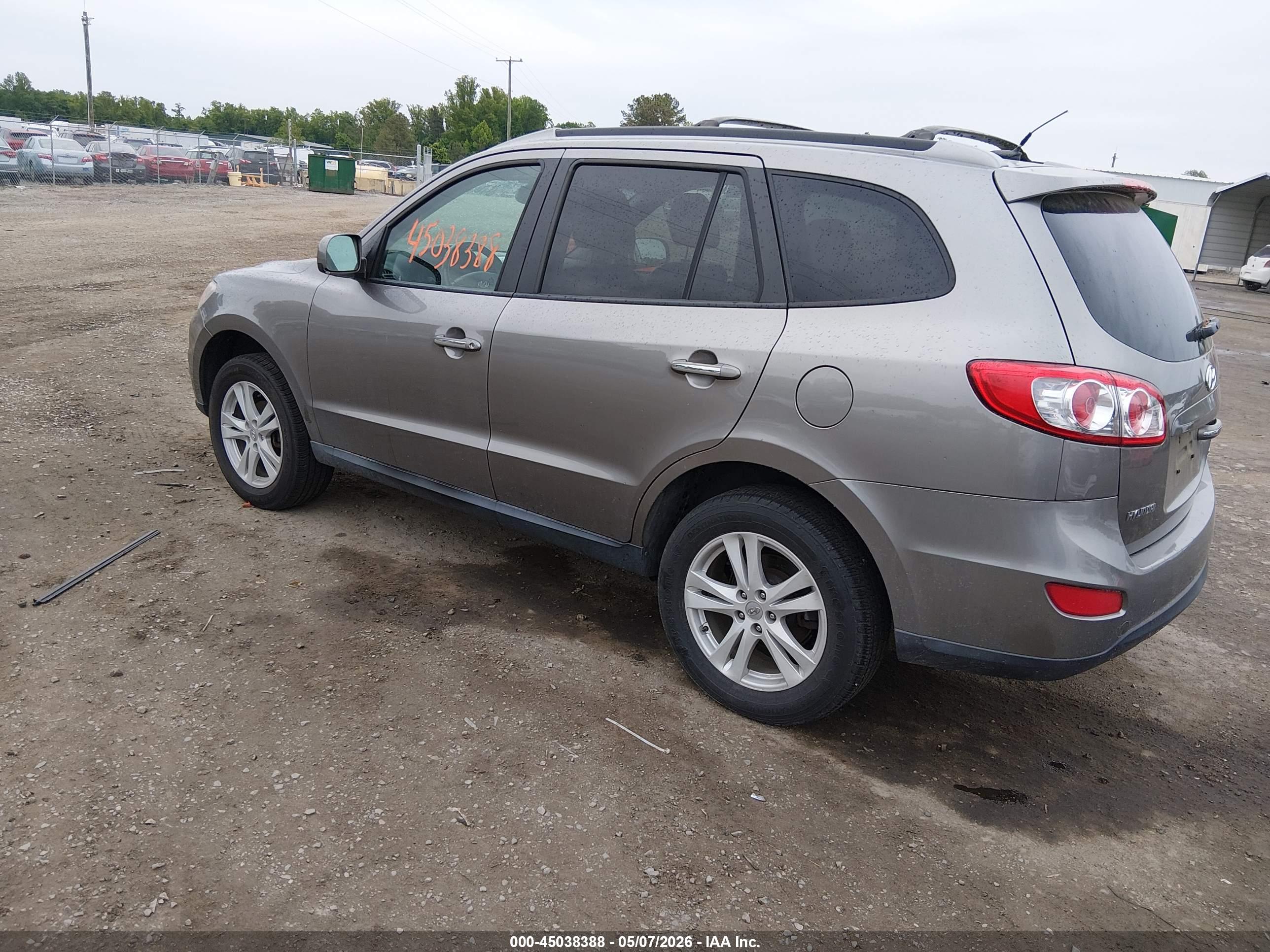 HYUNDAI SANTA image 3