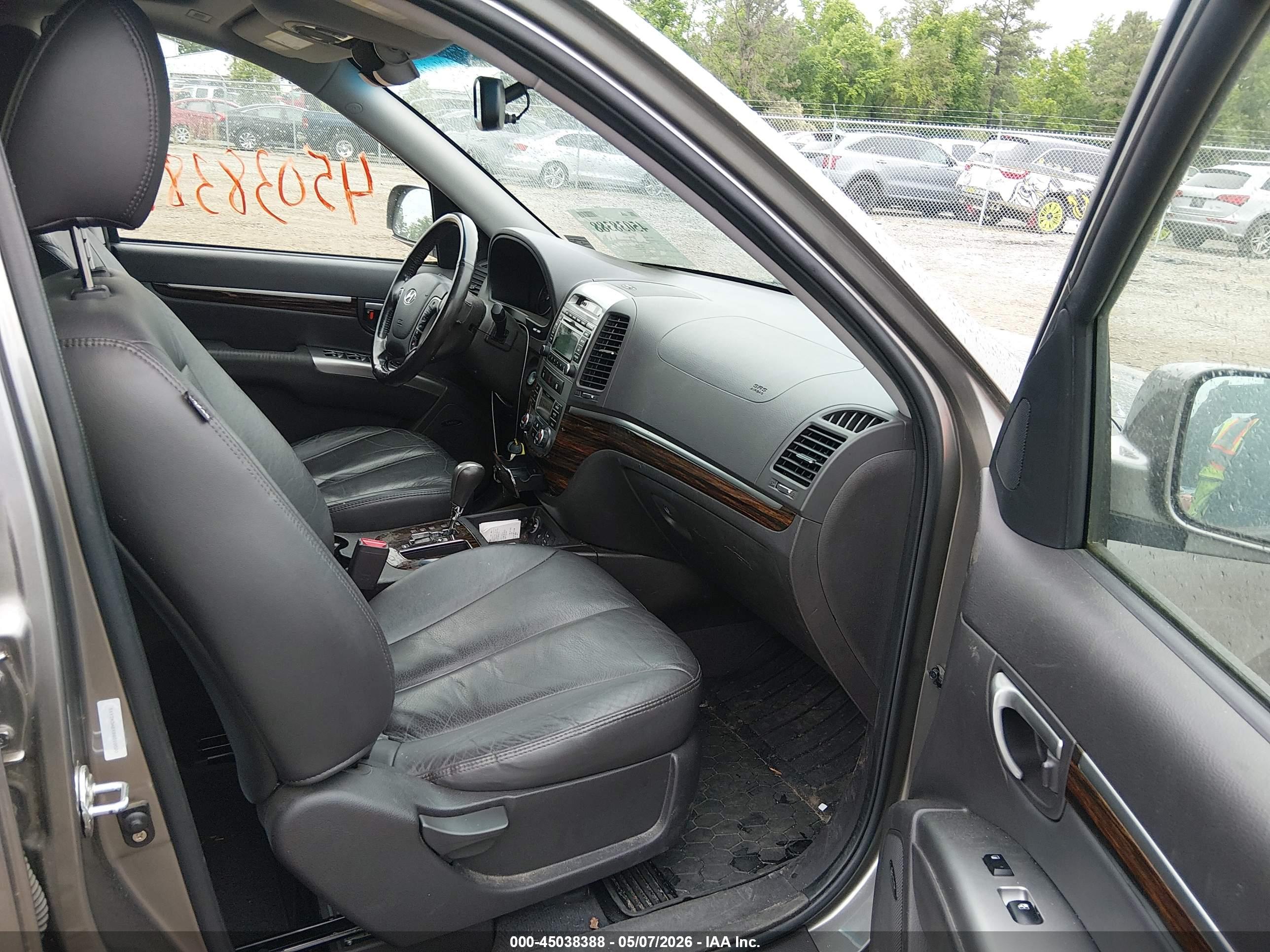 HYUNDAI SANTA image 5
