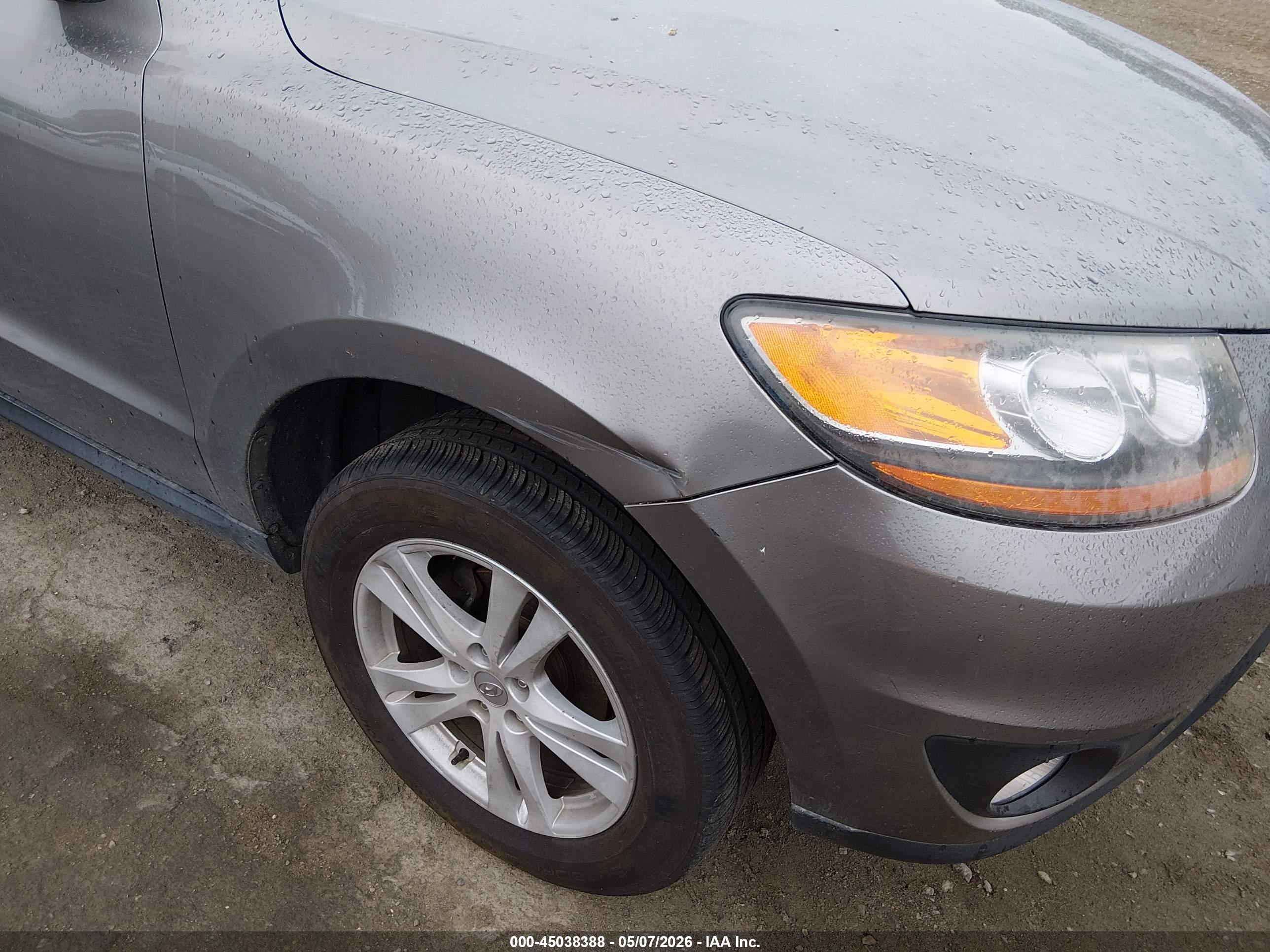 HYUNDAI SANTA image 6