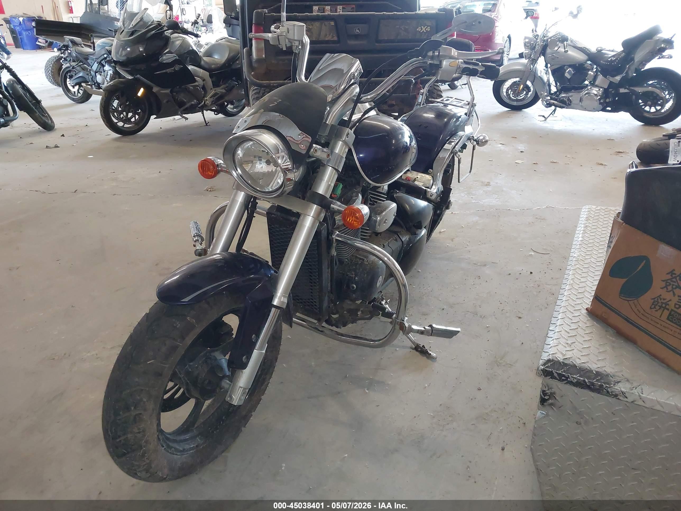 SUZUKI VZ800 image 2