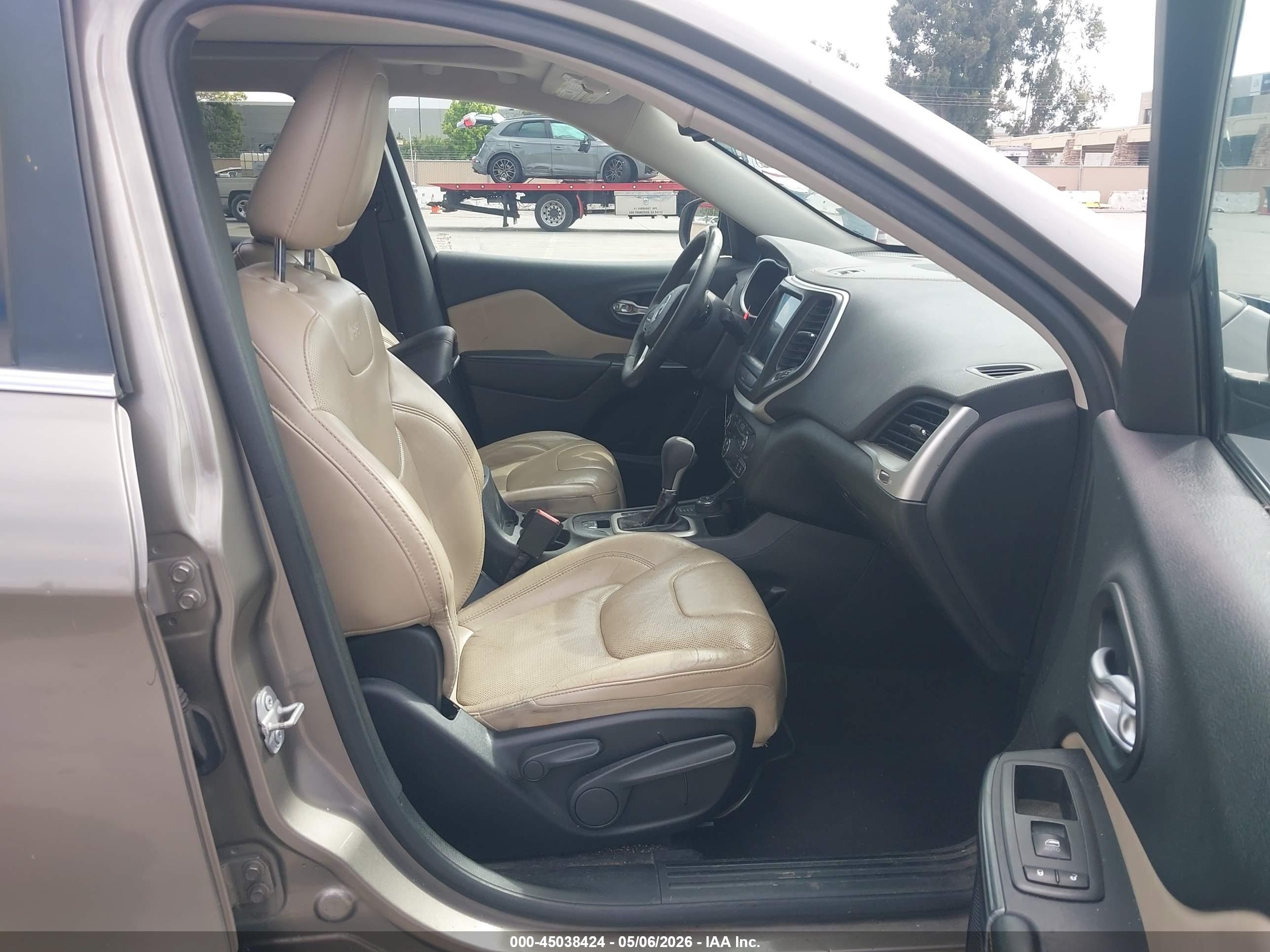 JEEP CHEROKEE image 5