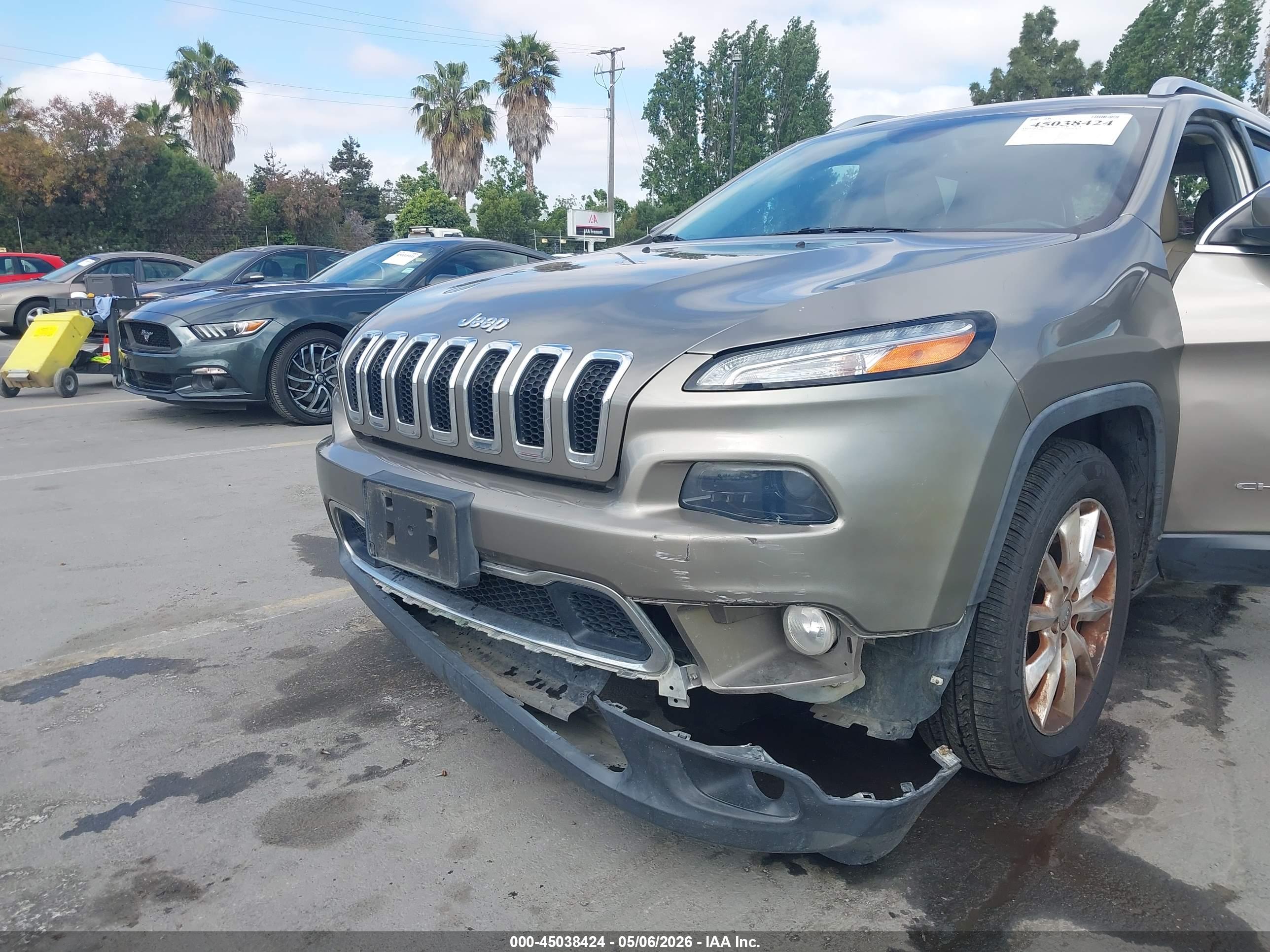 JEEP CHEROKEE image 6