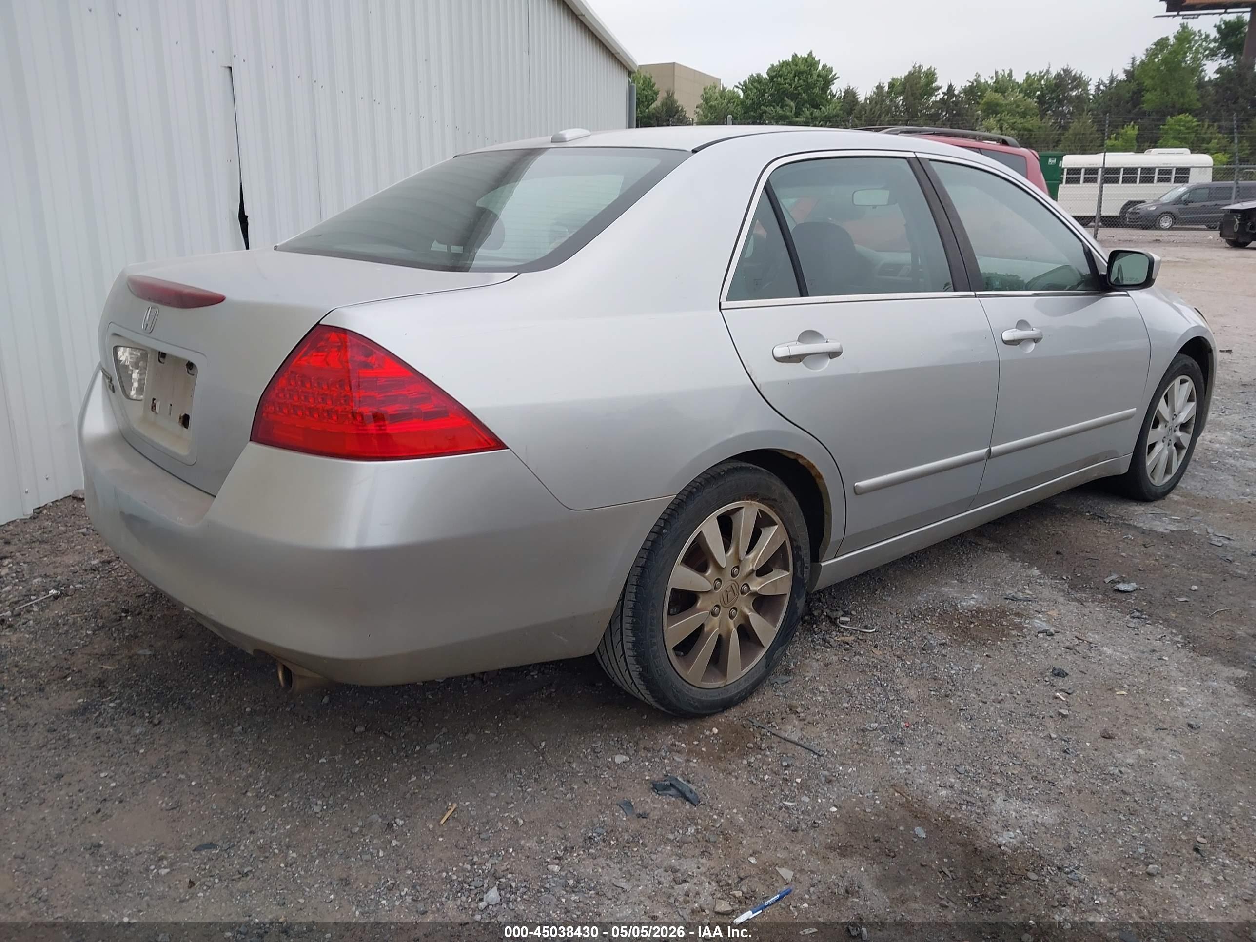 HONDA ACCORD image 4