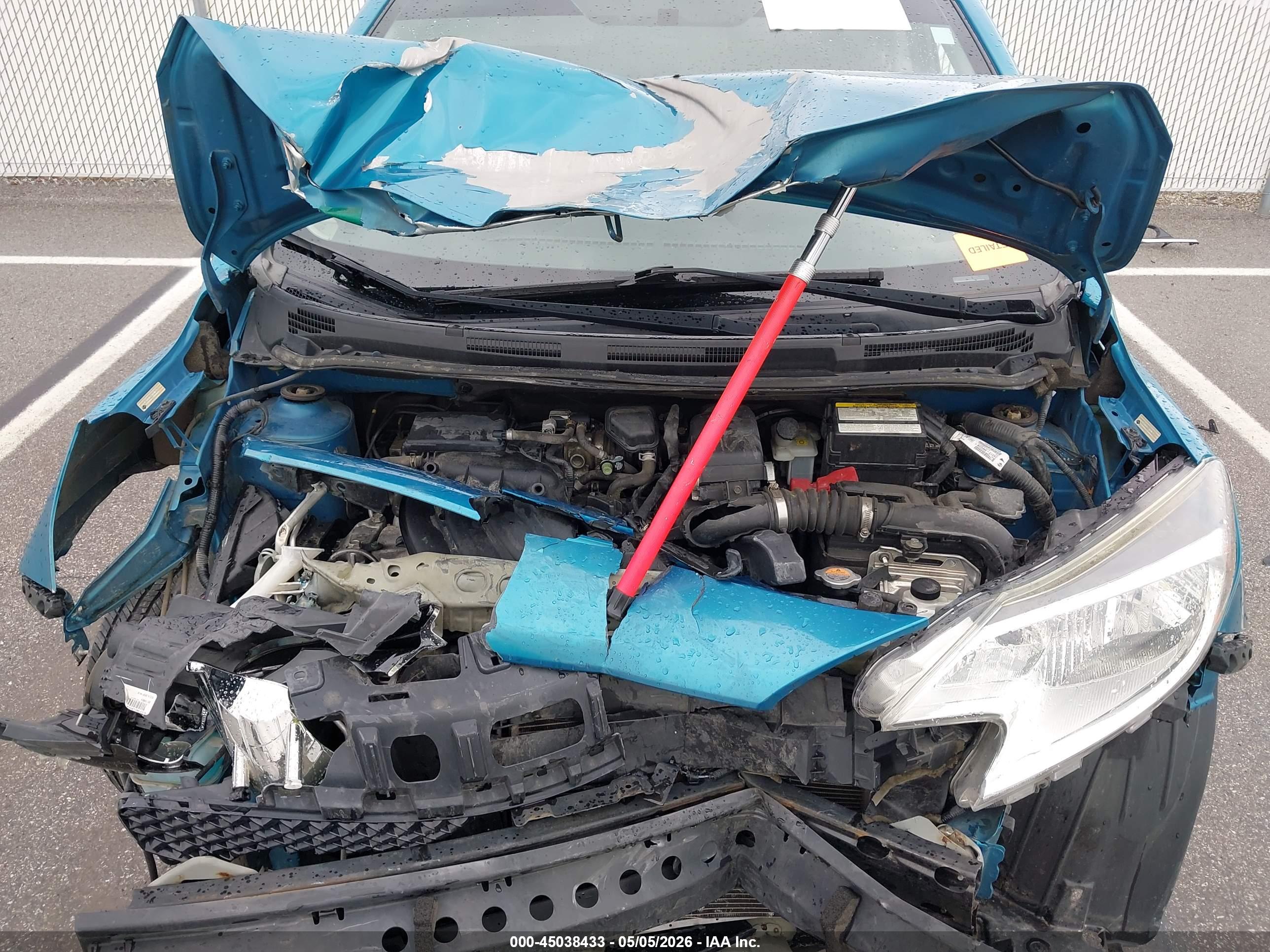 NISSAN VERSA image 10