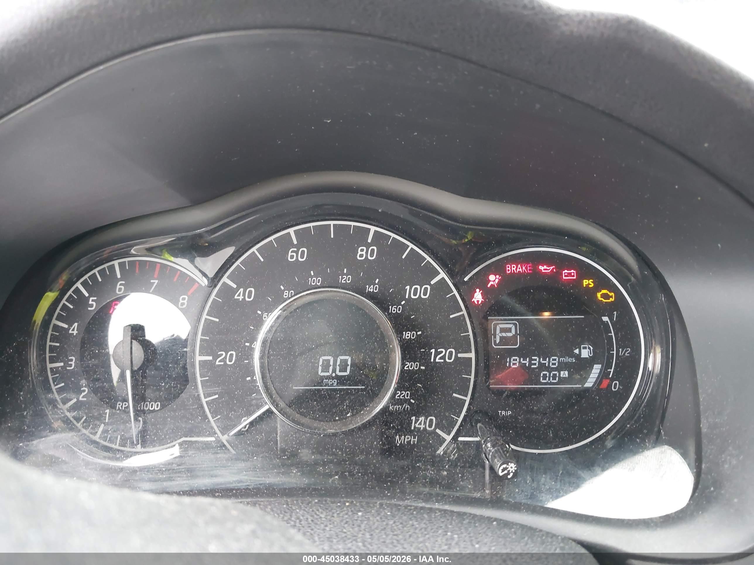 NISSAN VERSA image 7