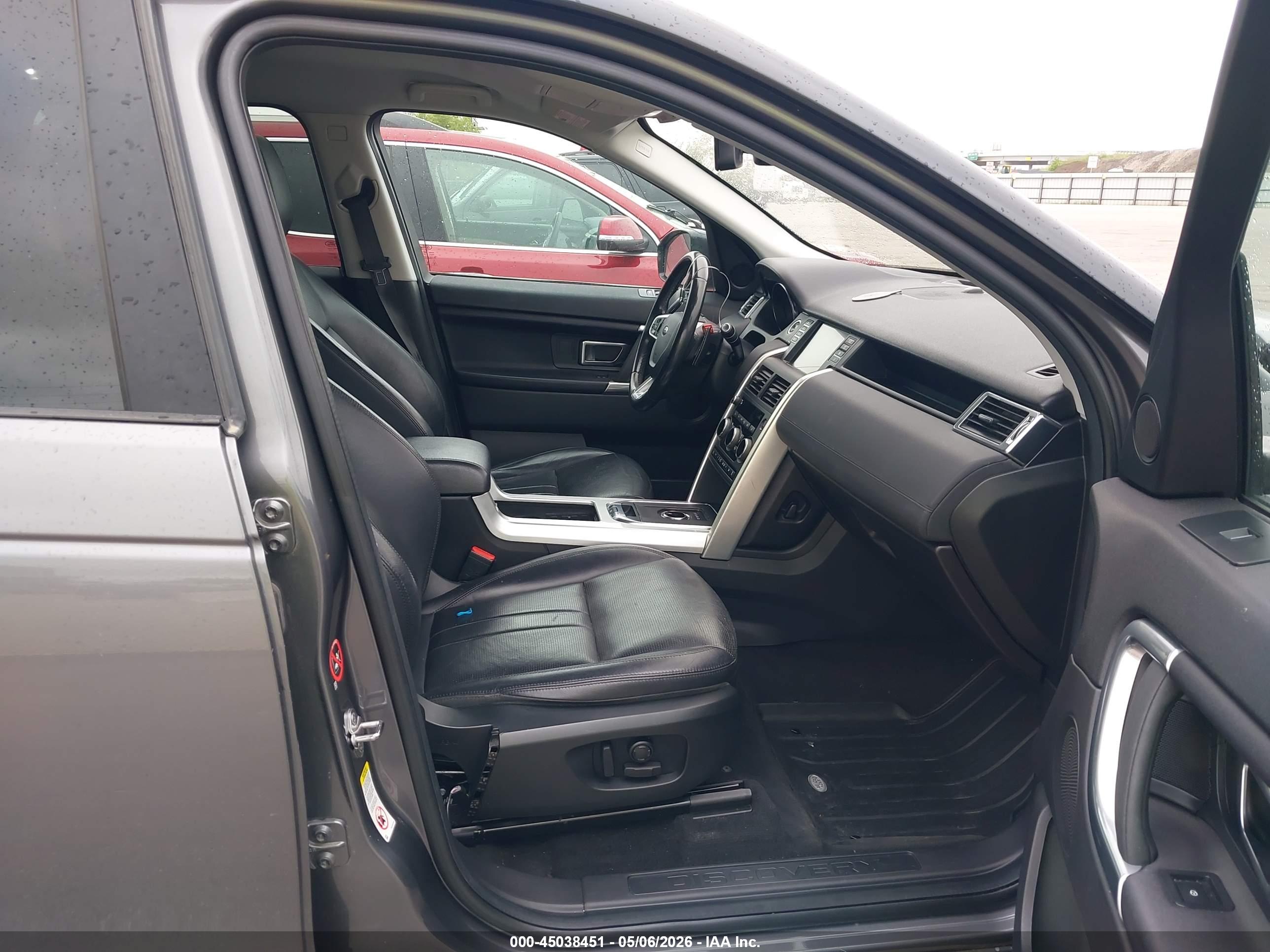 LAND ROVER image 5