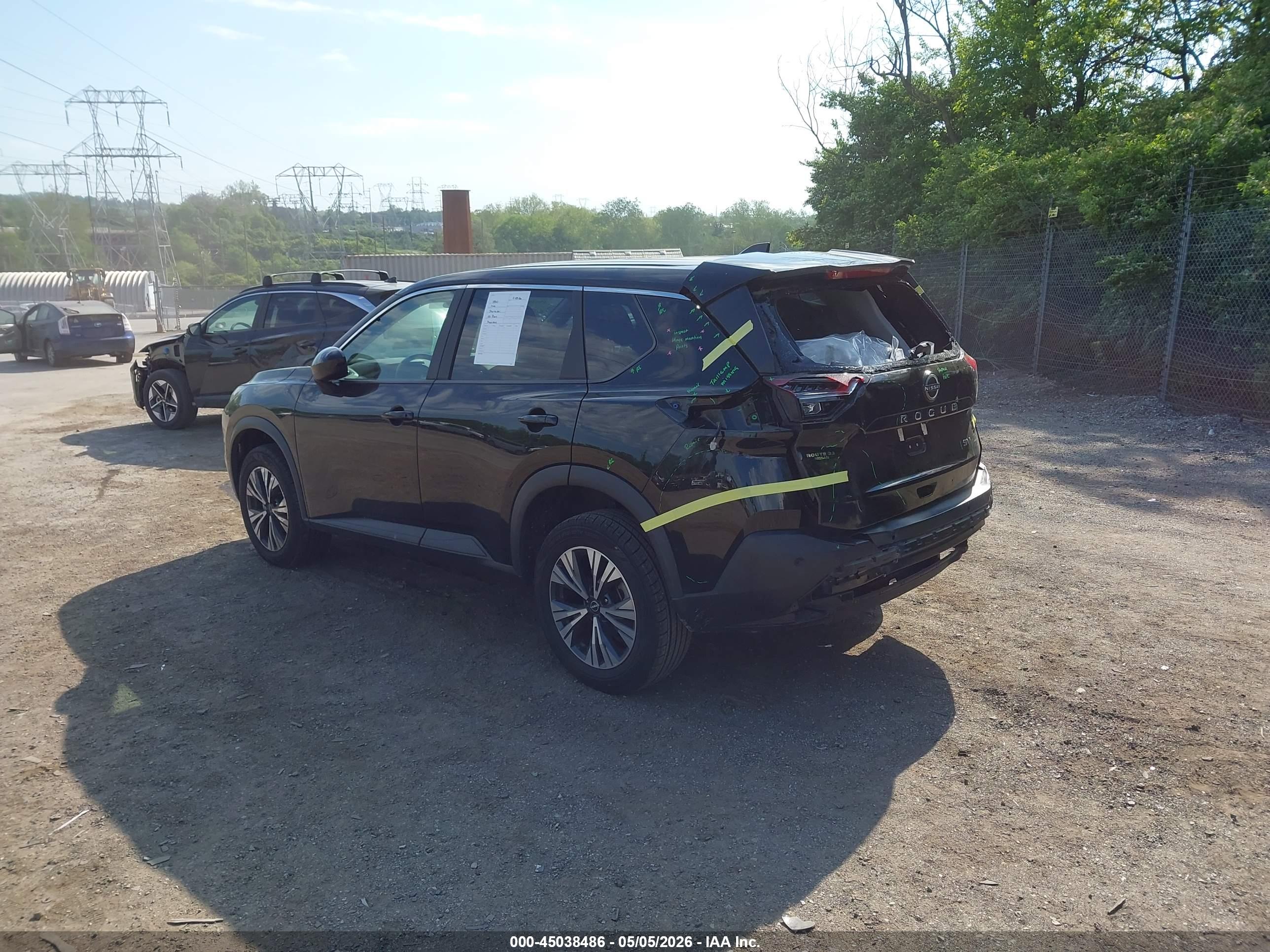 NISSAN ROGUE image 3
