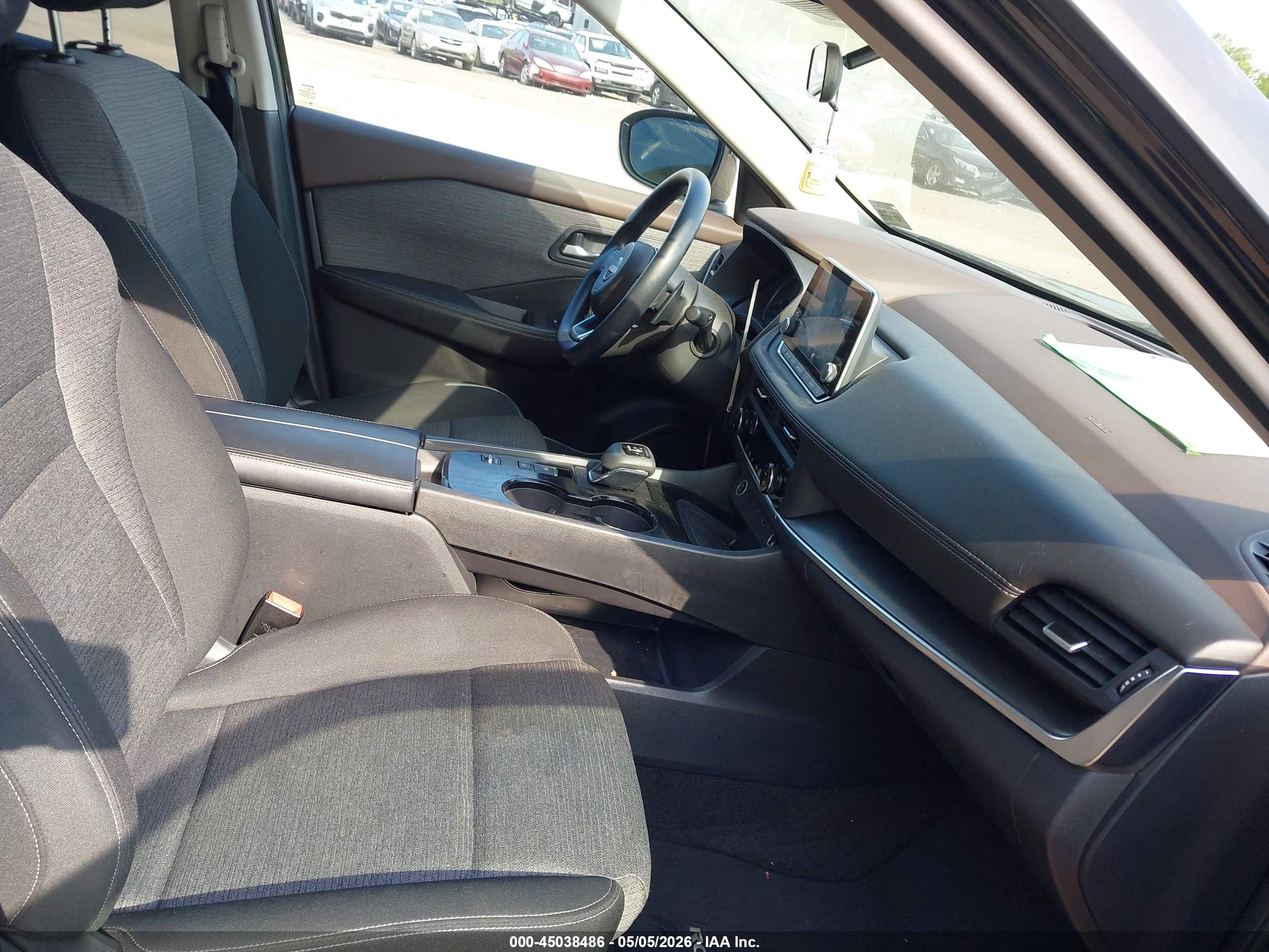 NISSAN ROGUE image 5