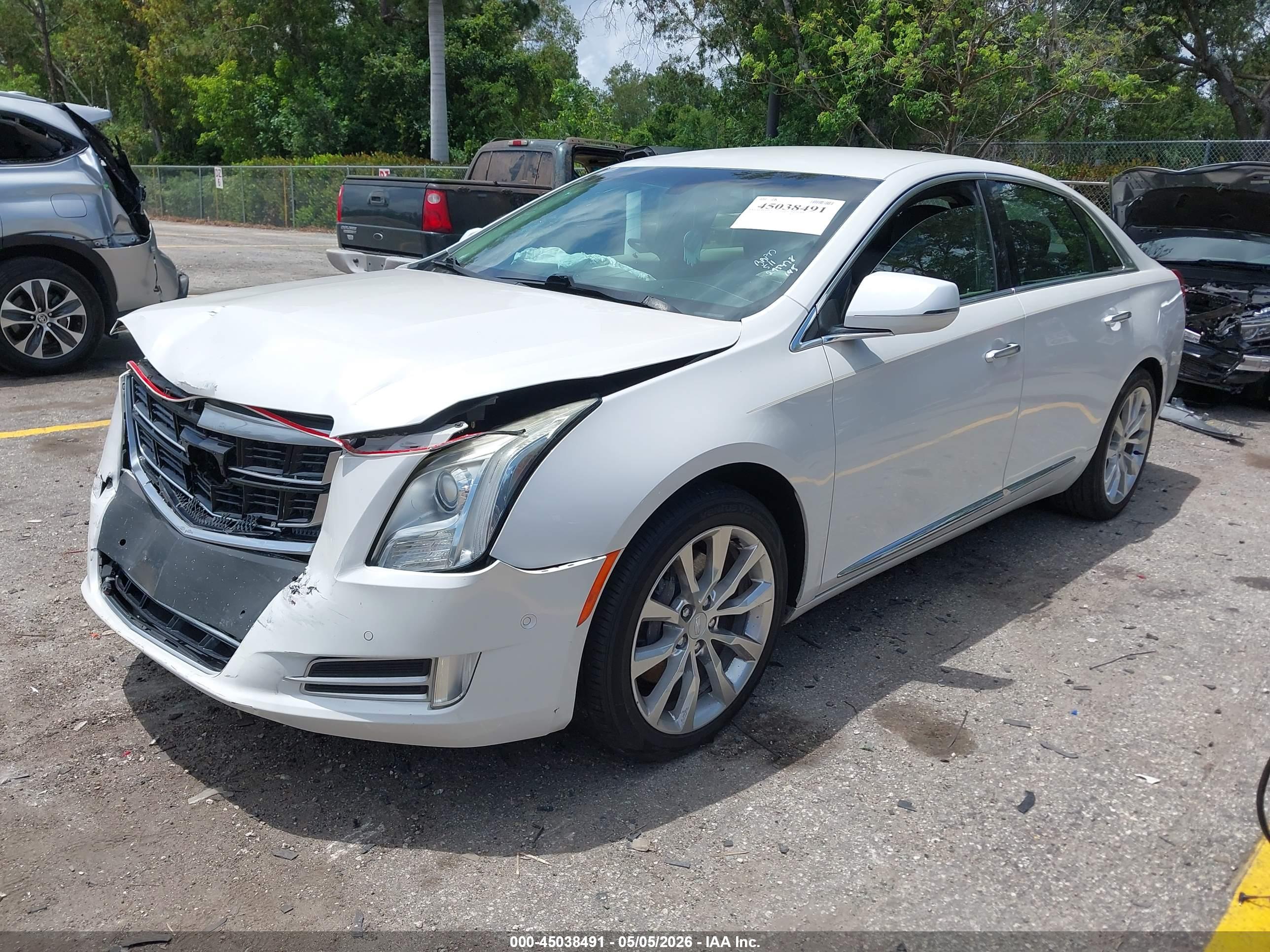 CADILLAC XTS image 2