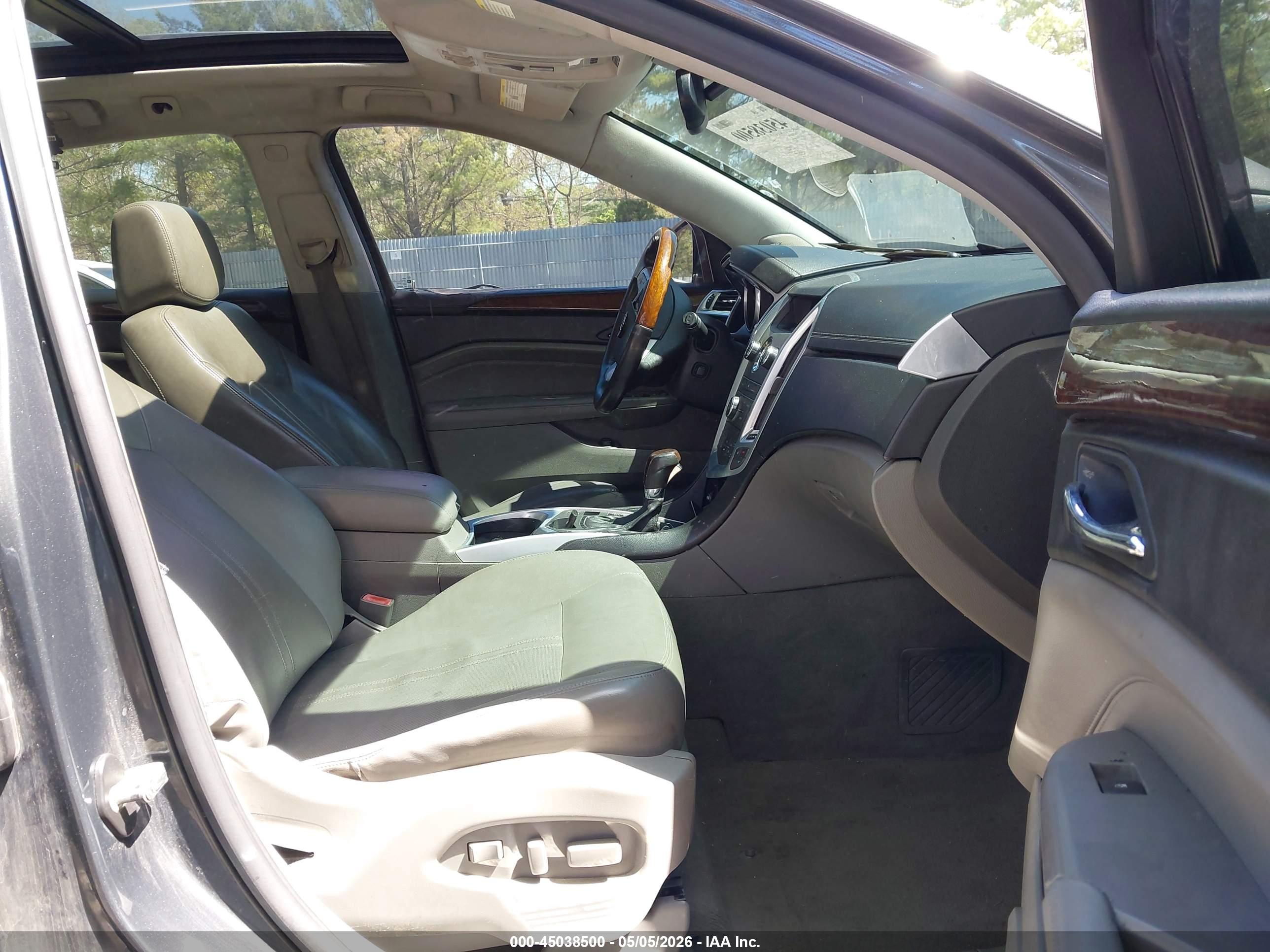 CADILLAC SRX image 5