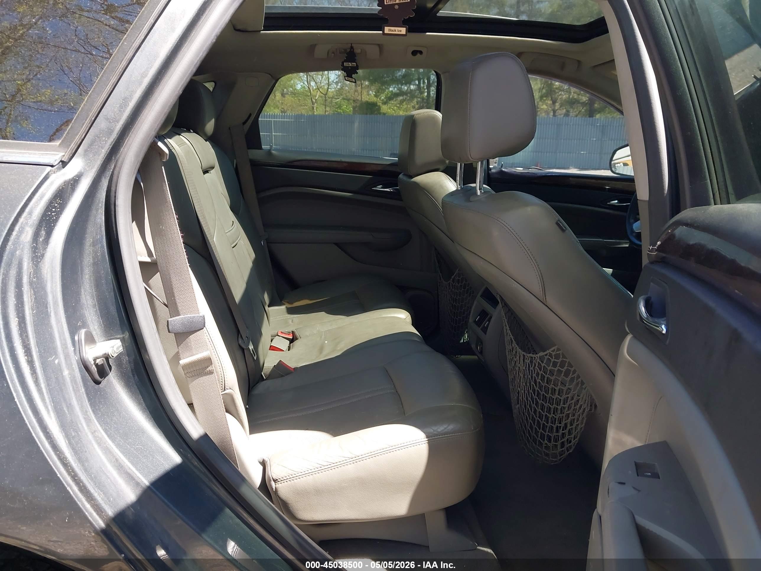 CADILLAC SRX image 8