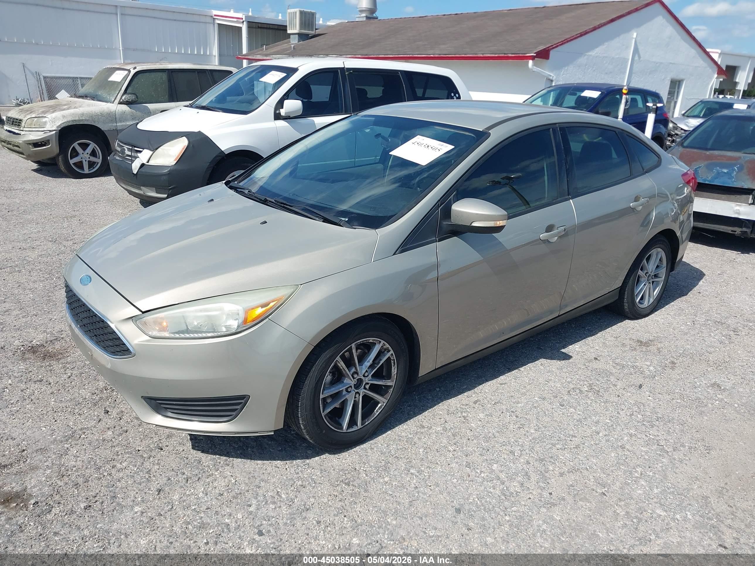 FORD FOCUS image 2