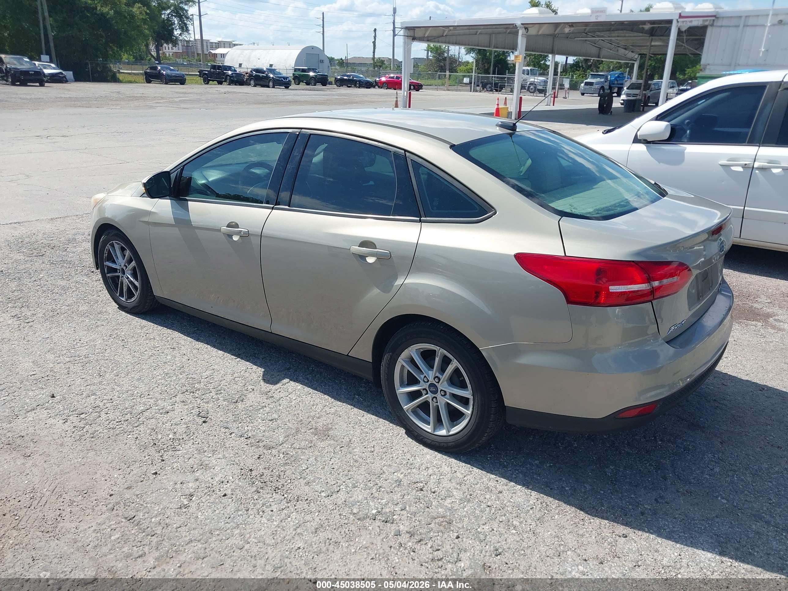 FORD FOCUS image 3