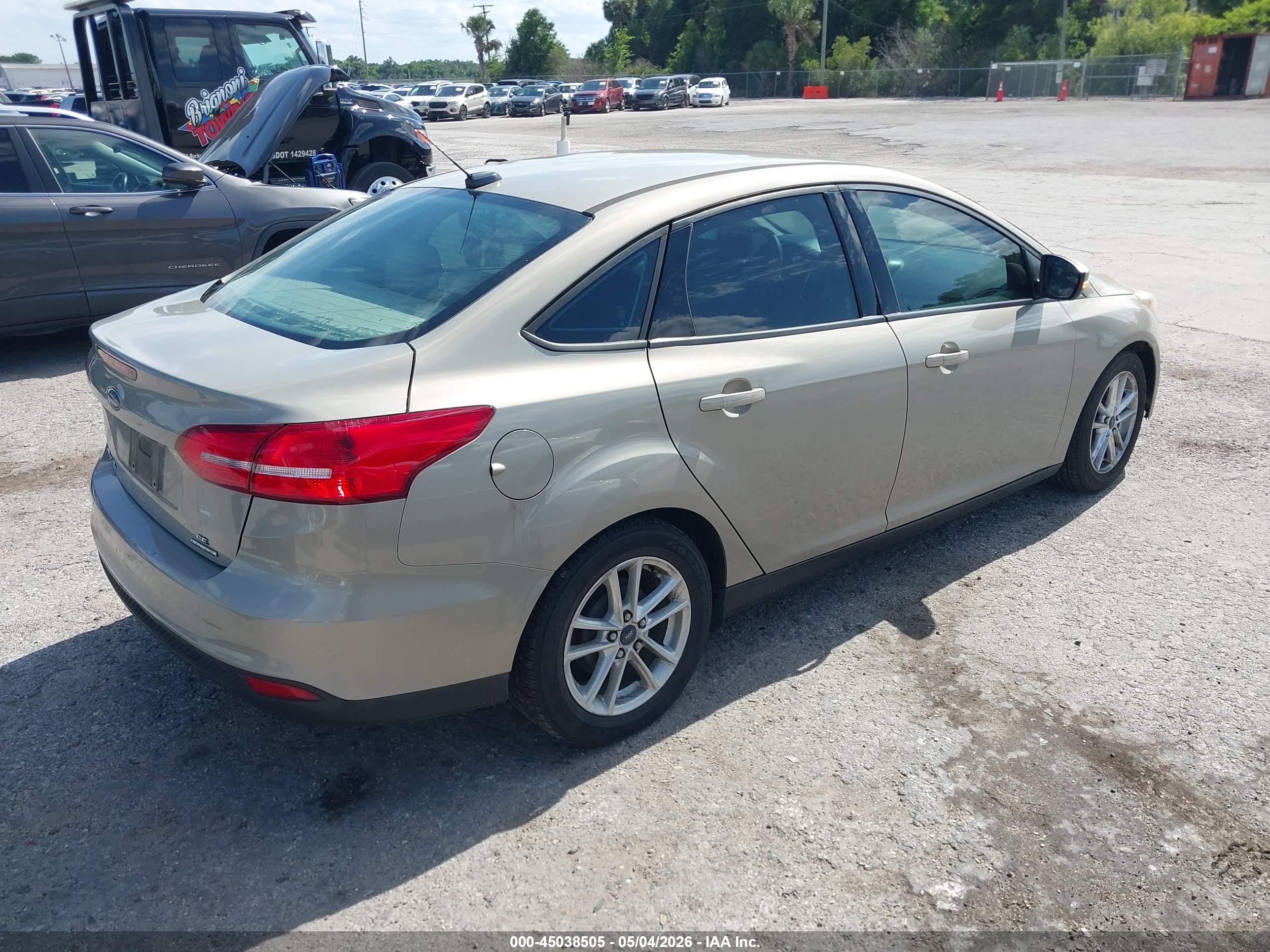 FORD FOCUS image 4