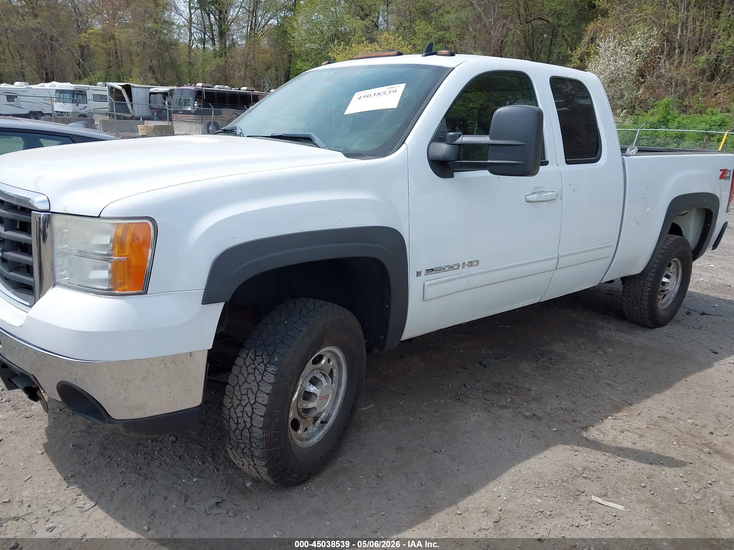 GMC SIERRA image 2