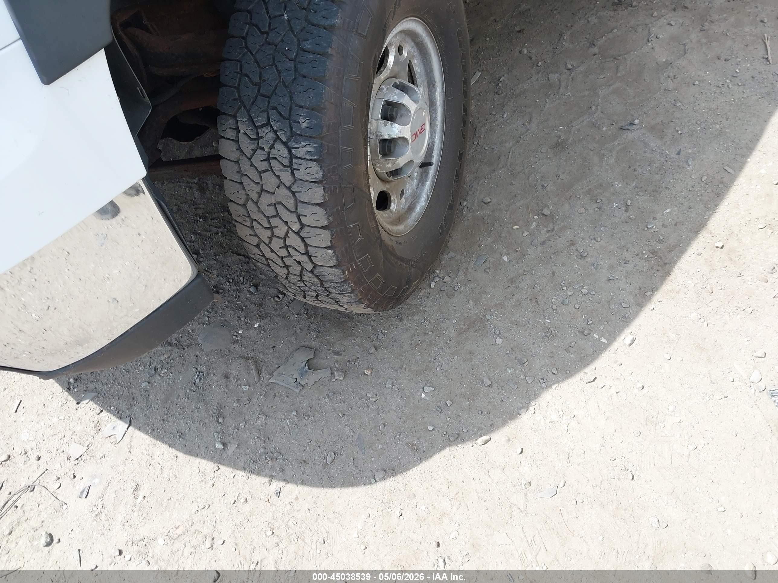 GMC SIERRA image 6