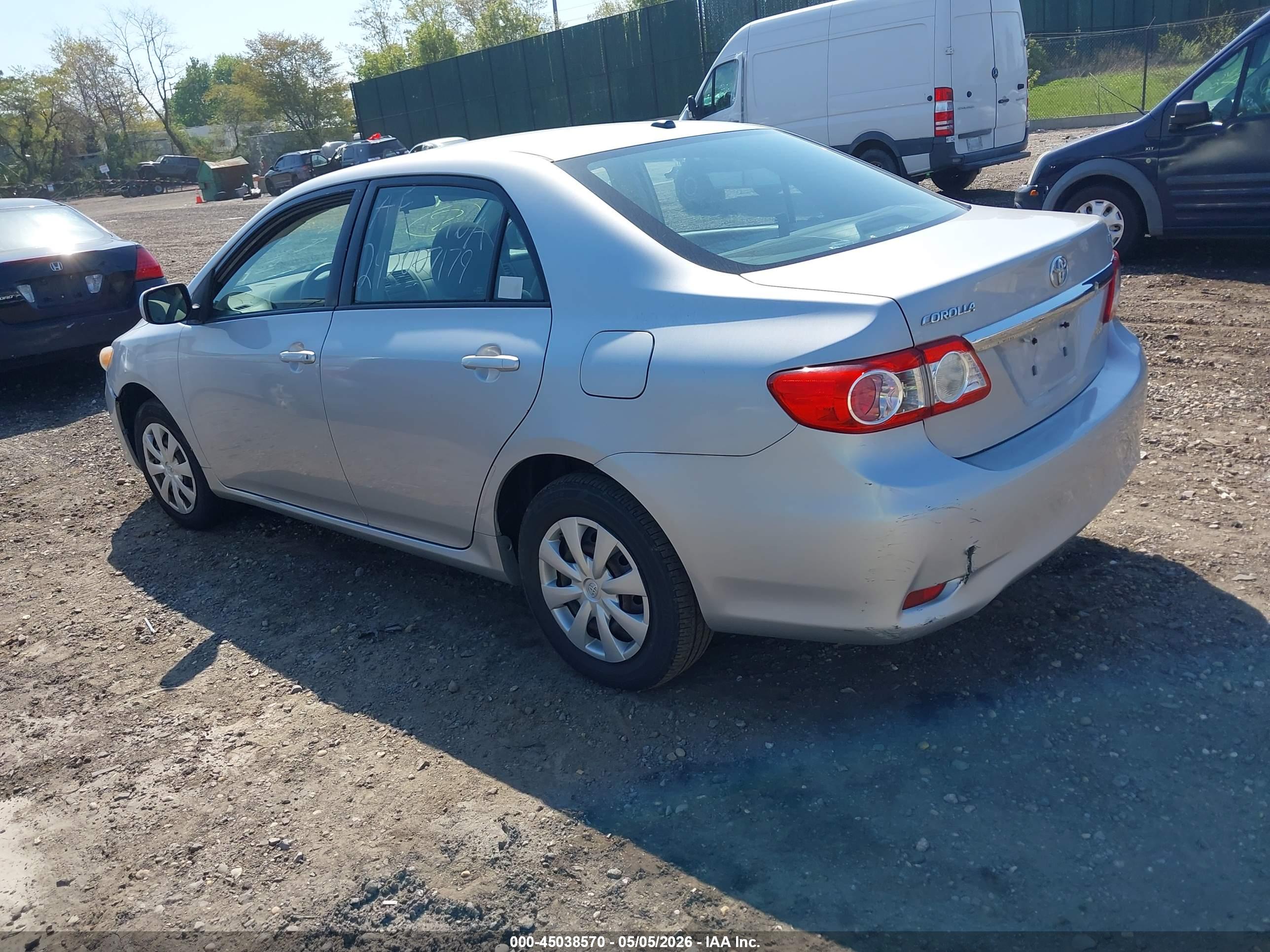 TOYOTA COROLLA image 3